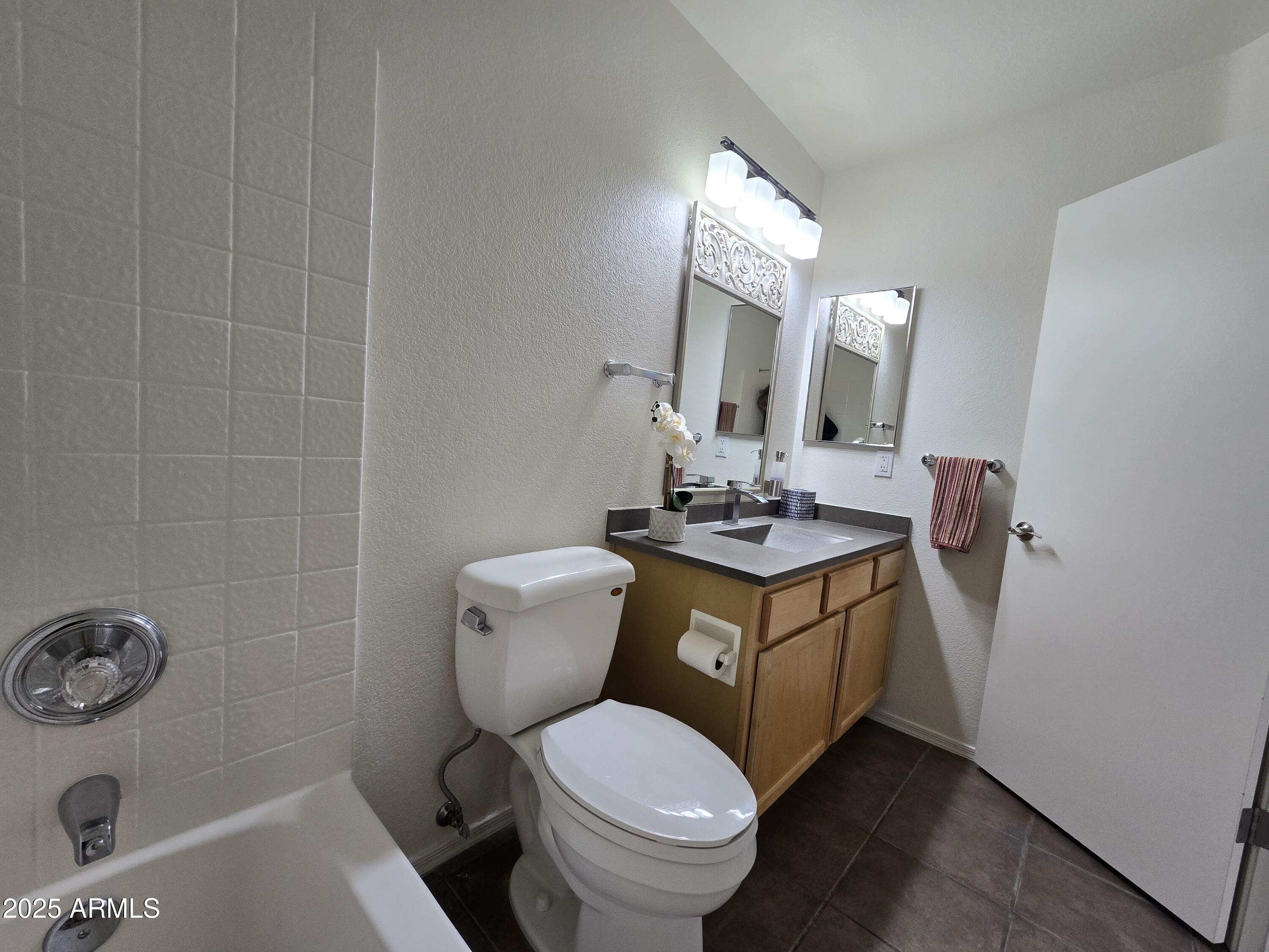 8944 E RED MOUNTAIN Lane