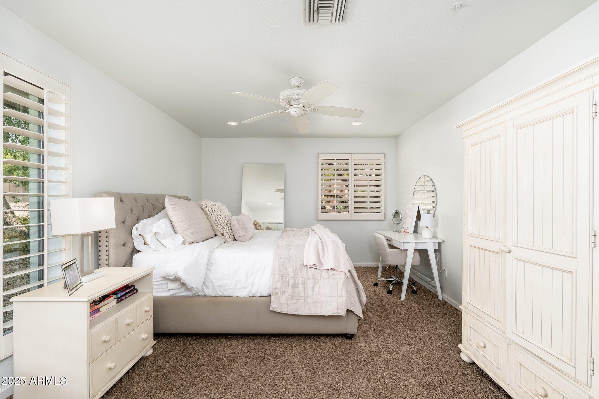 8641 E CLUBHOUSE Way