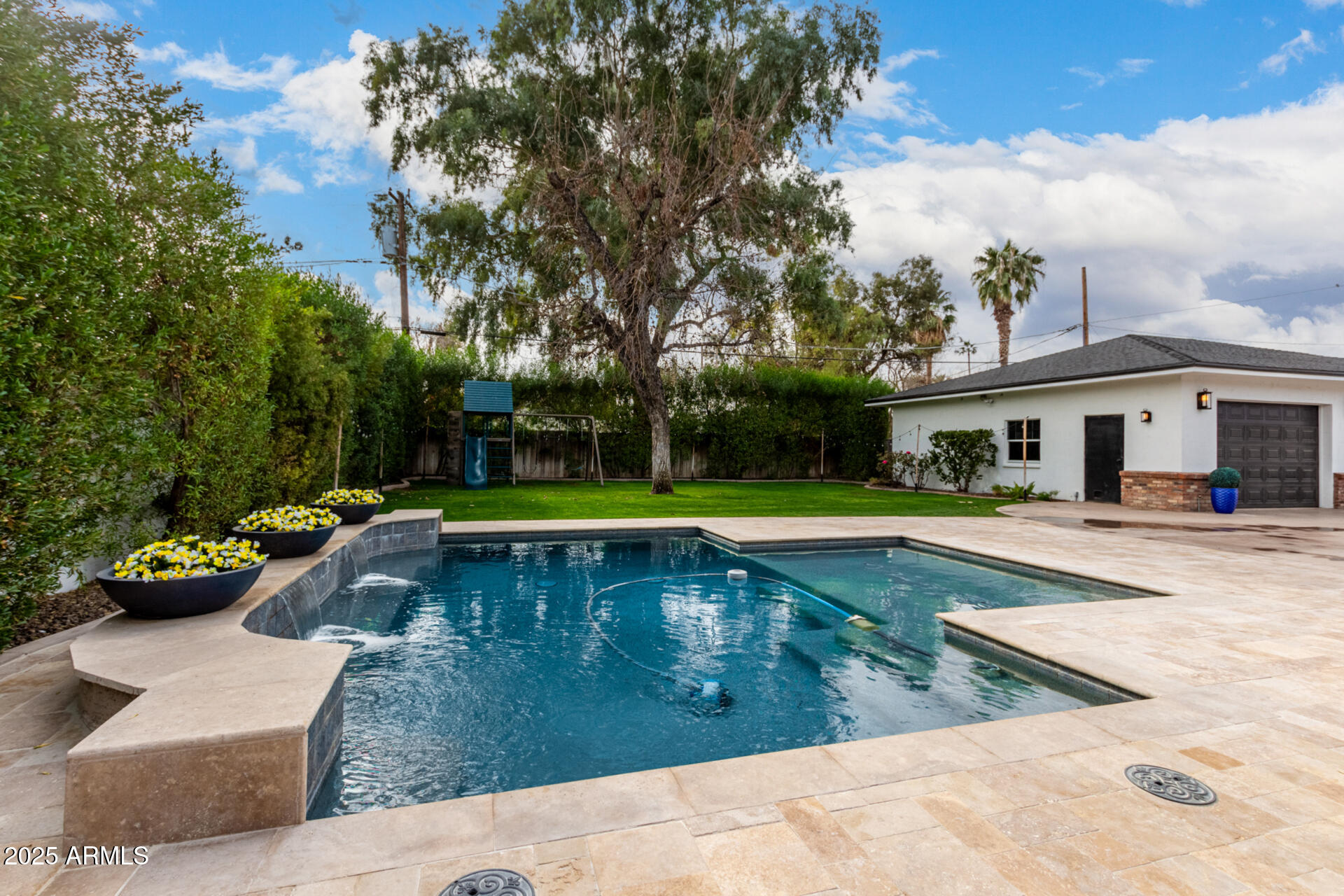 4017 E WILSHIRE Drive