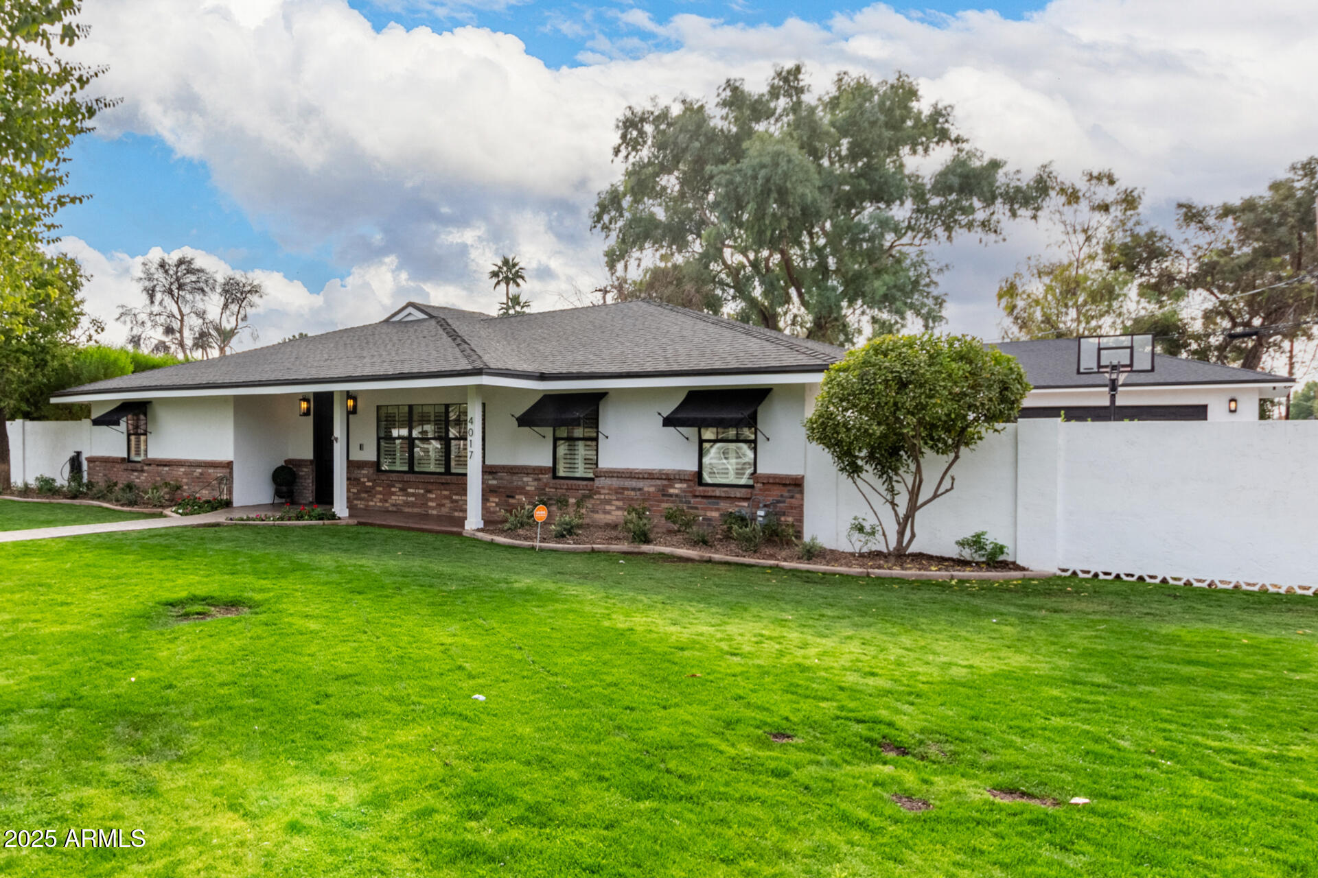 4017 E WILSHIRE Drive