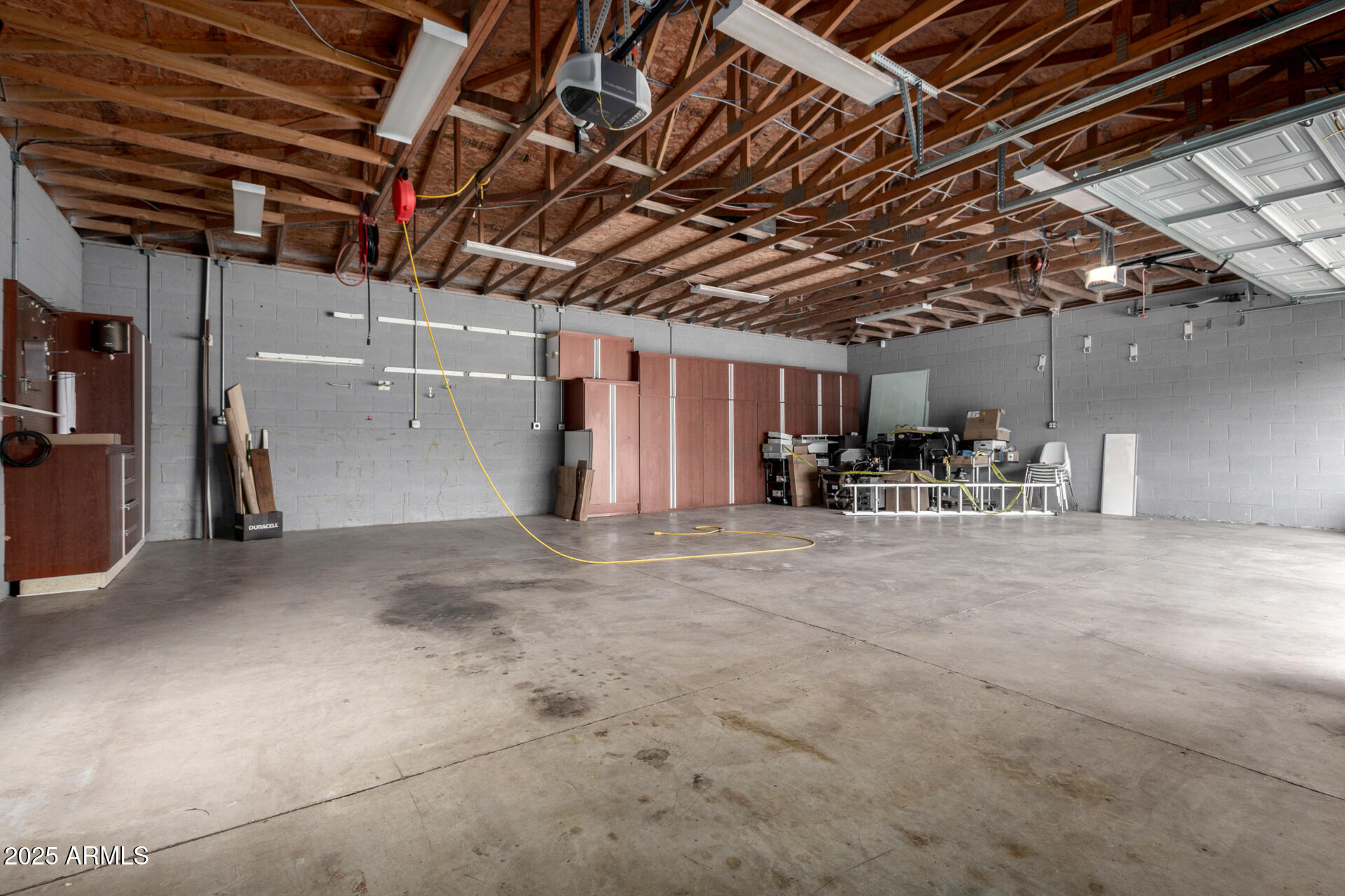 4017 E WILSHIRE Drive