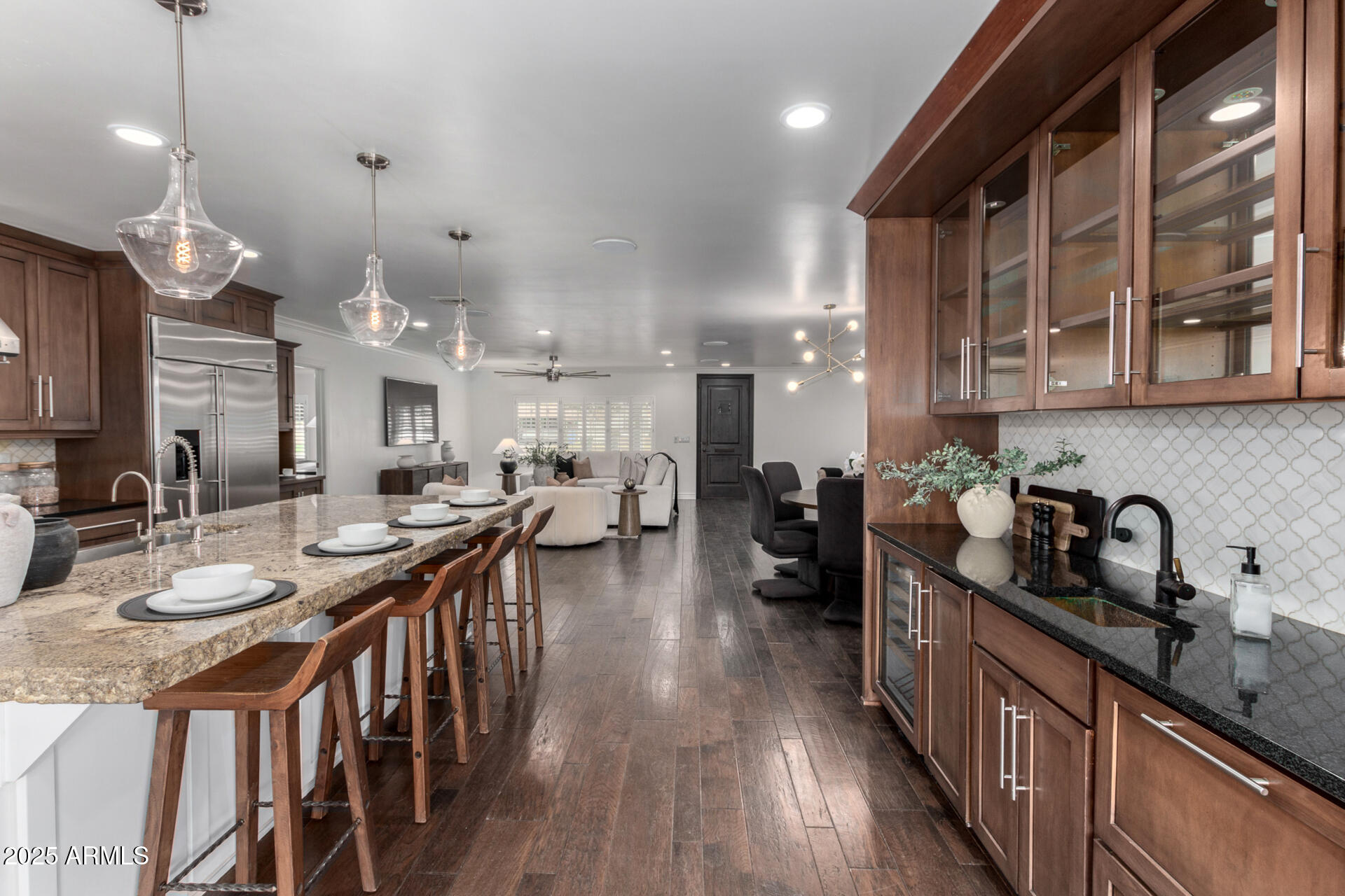 4017 E WILSHIRE Drive