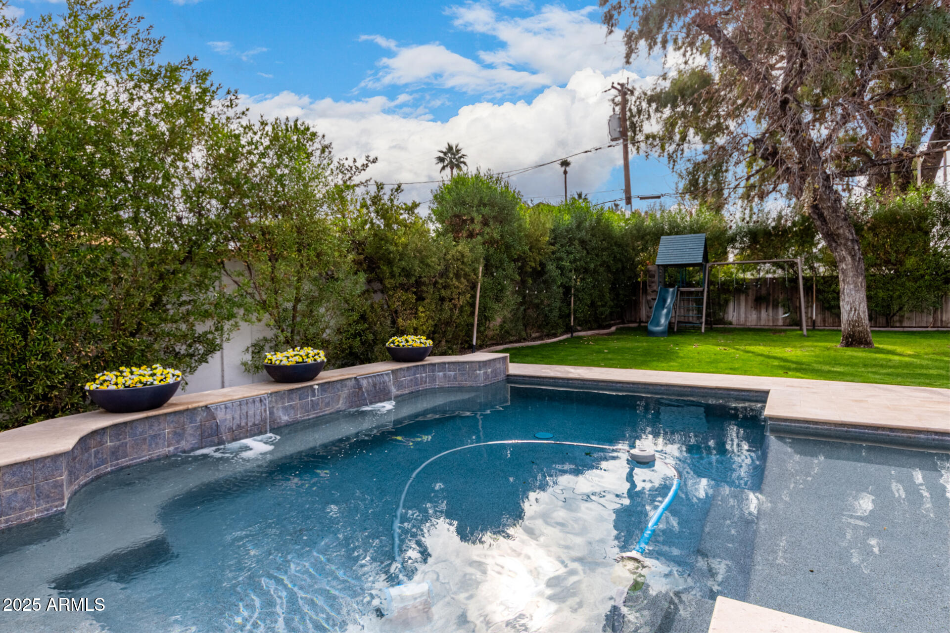 4017 E WILSHIRE Drive