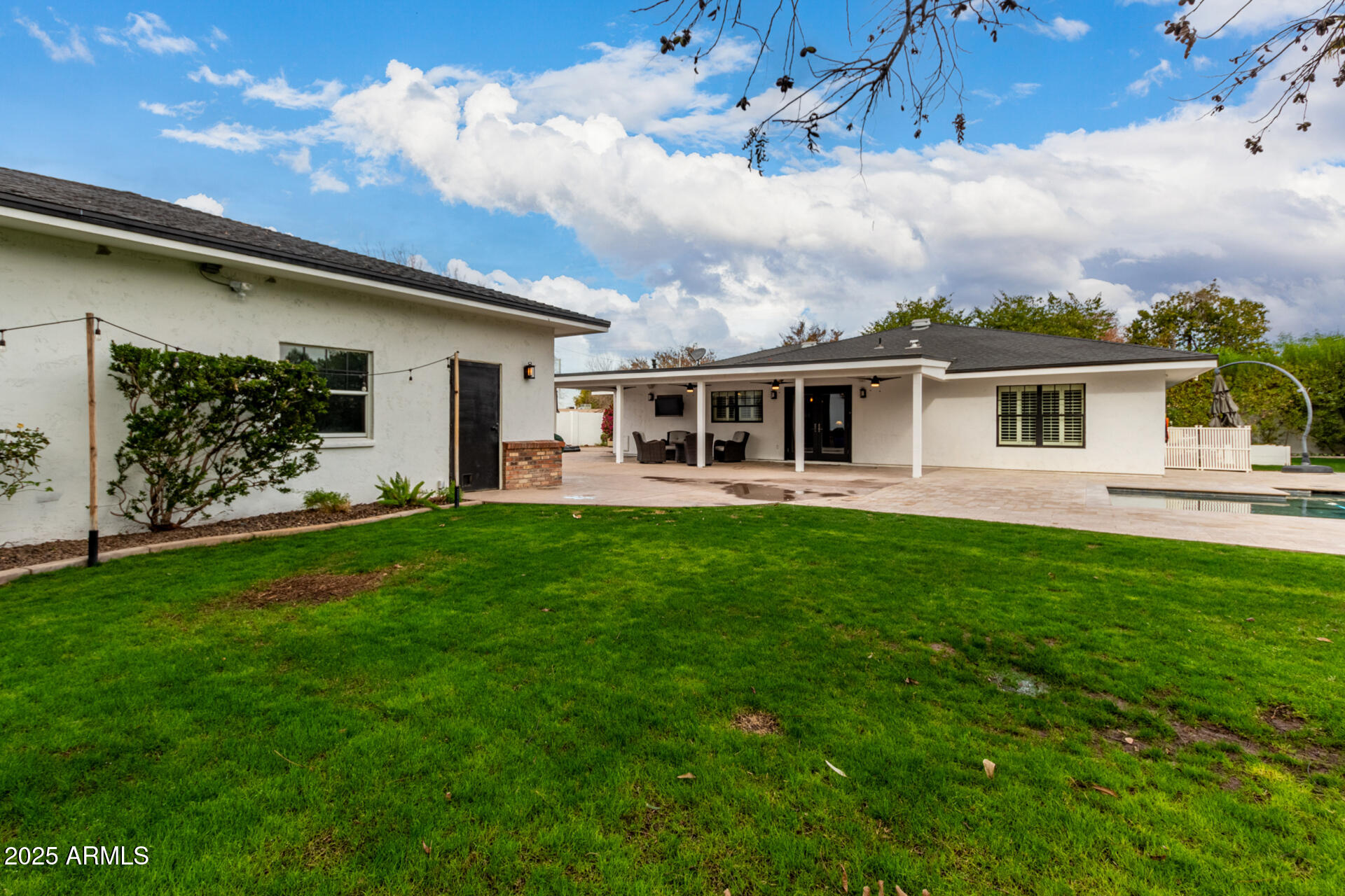 4017 E WILSHIRE Drive