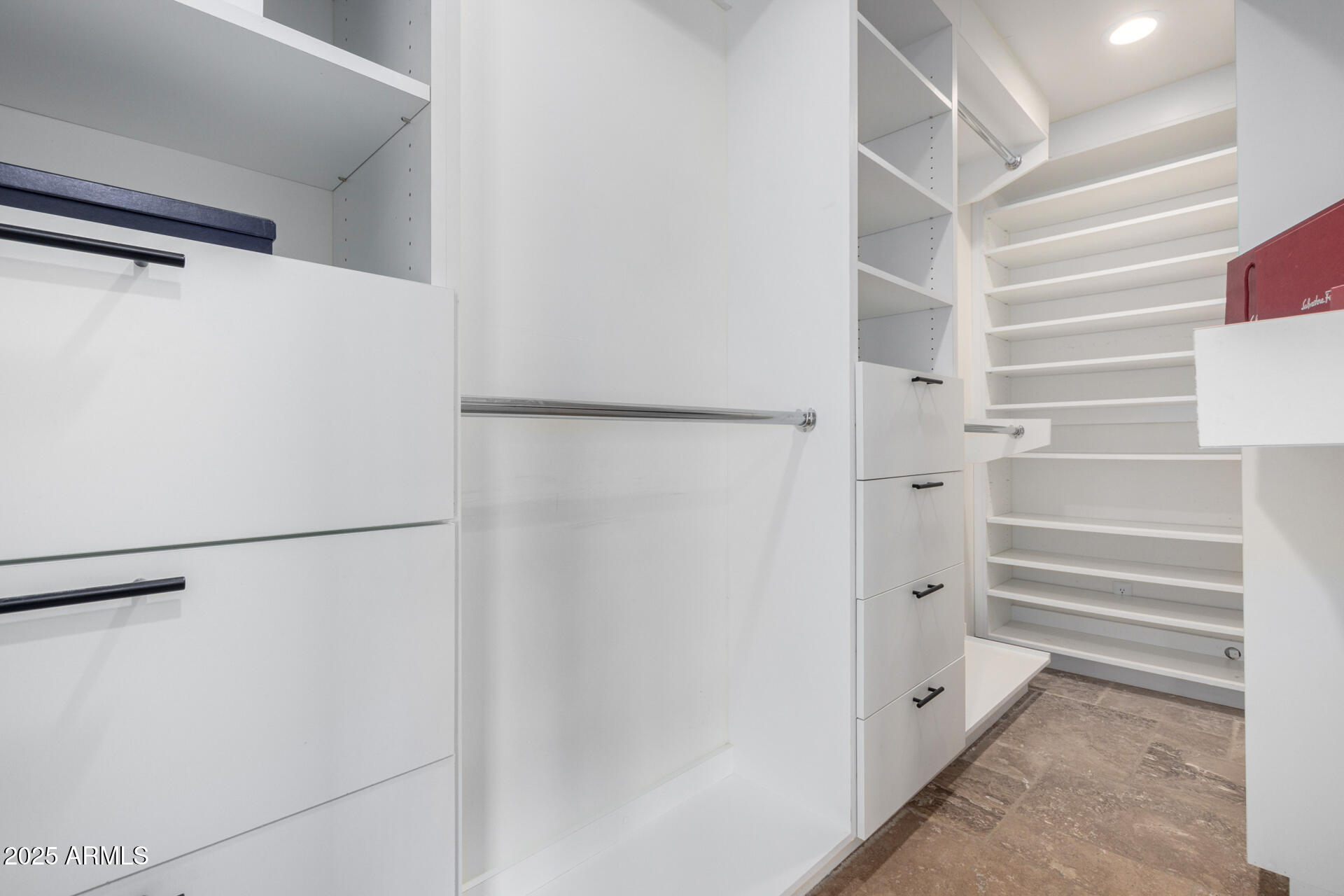 4017 E WILSHIRE Drive