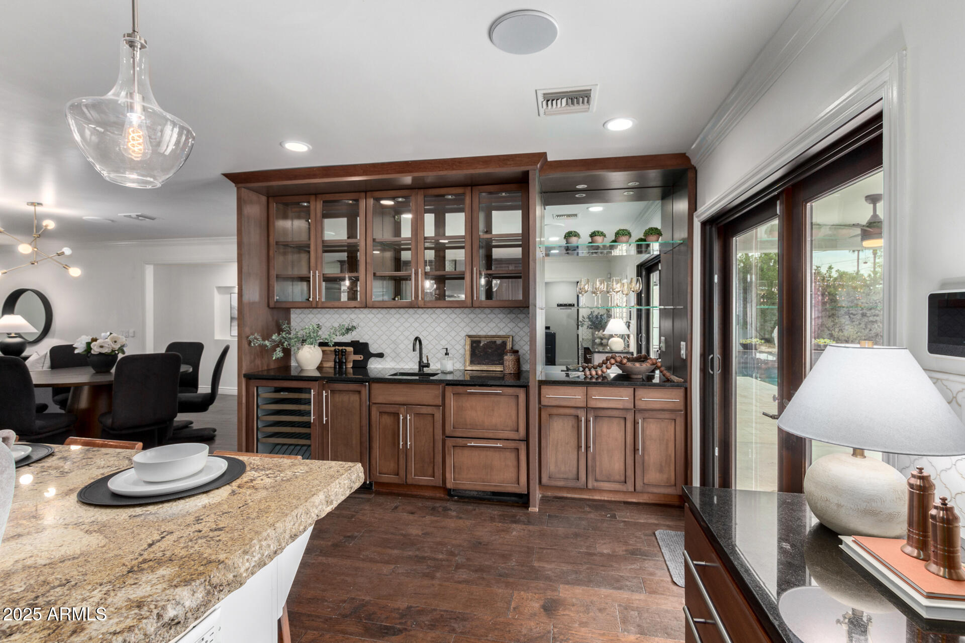 4017 E WILSHIRE Drive
