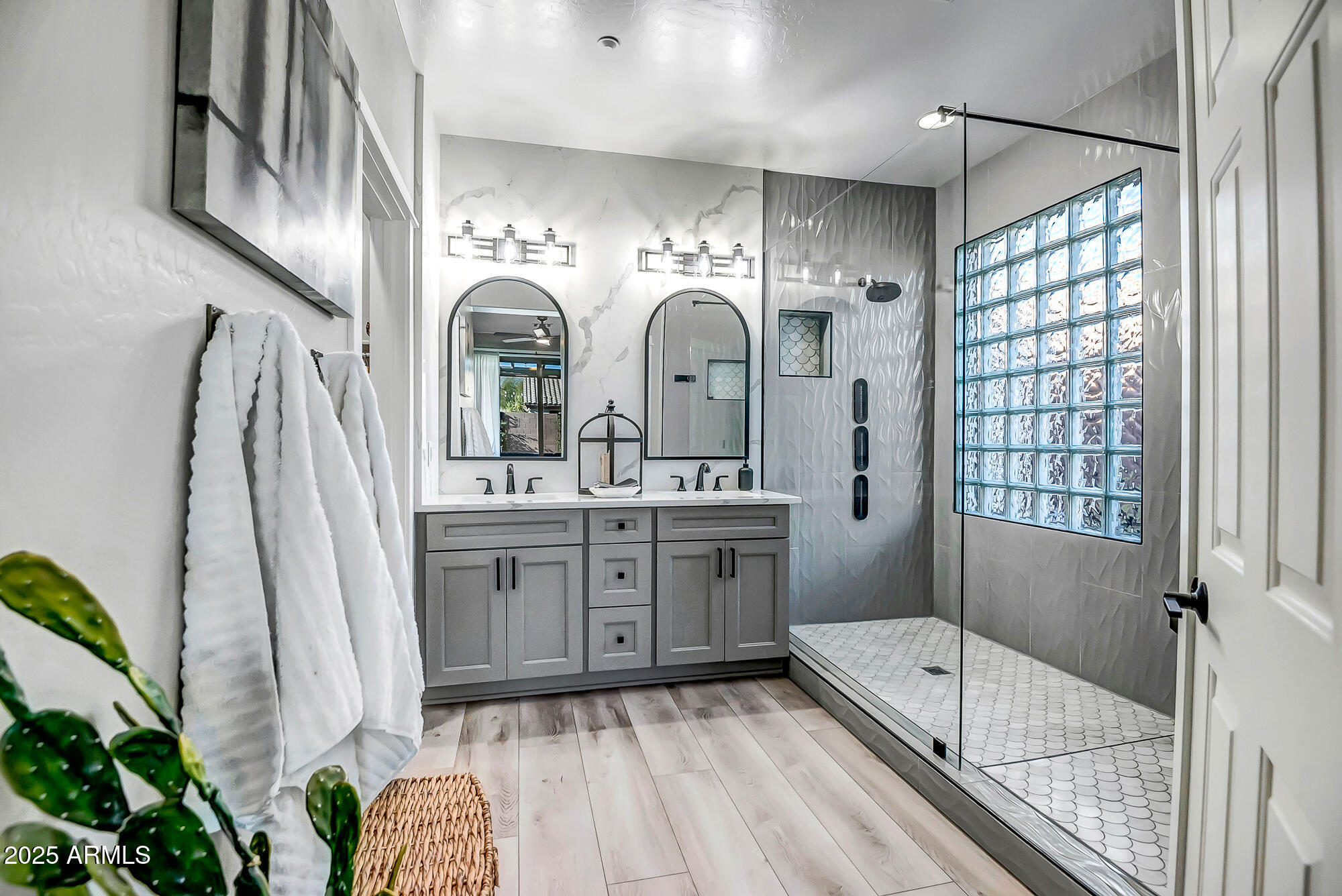 41240 N SHADOW CREEK Court