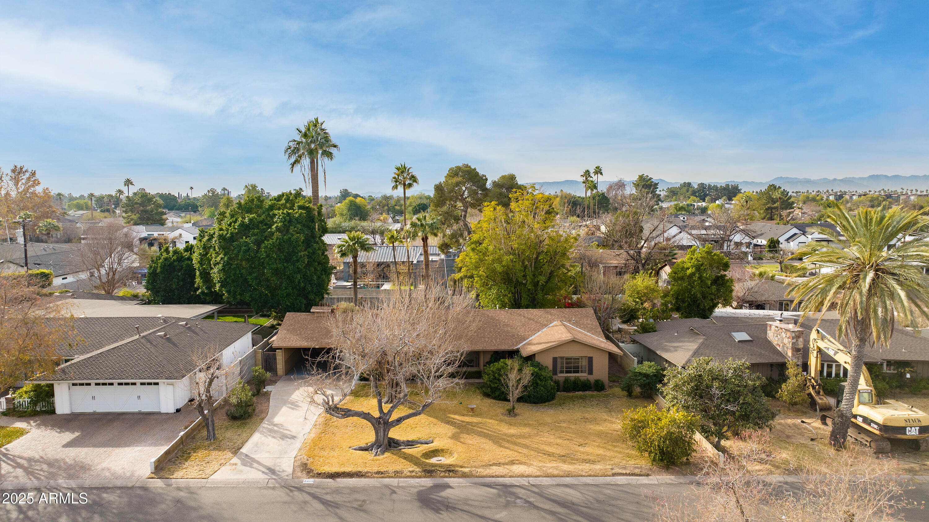 3809 E HIGHLAND Avenue