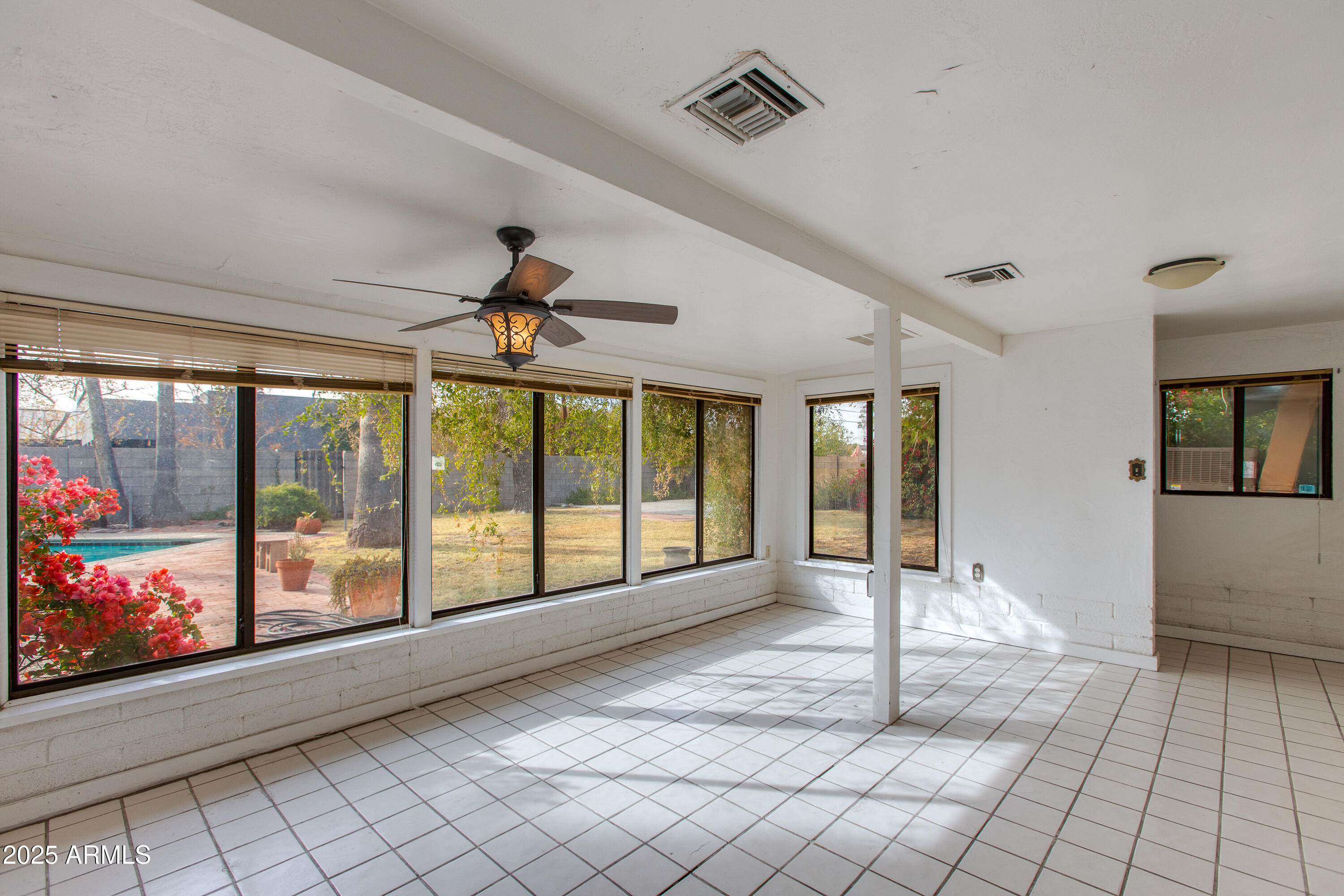 3809 E HIGHLAND Avenue