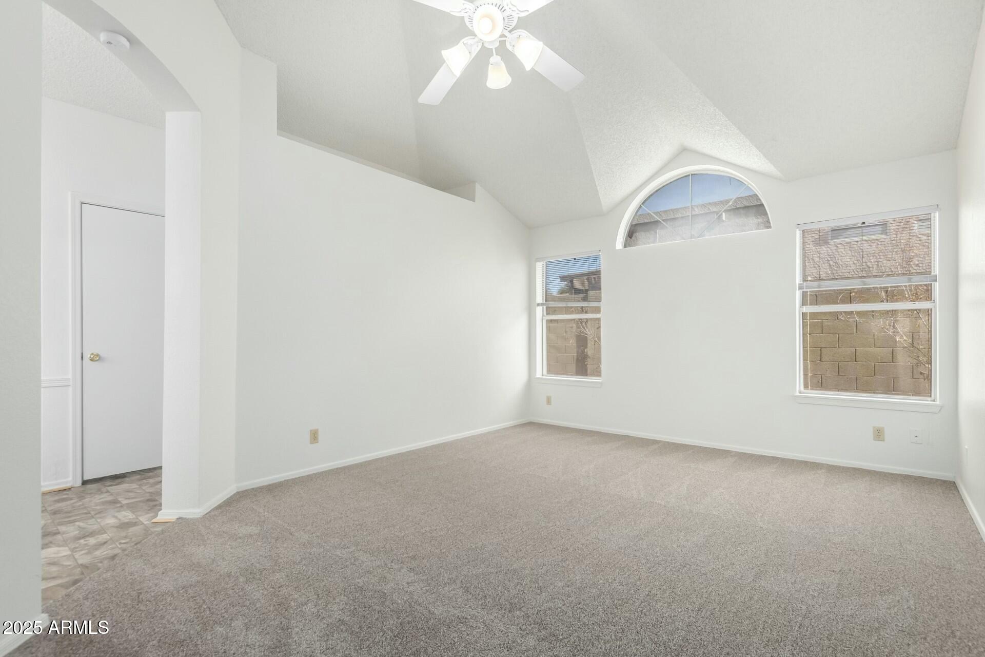 6634 E PRESTON Street