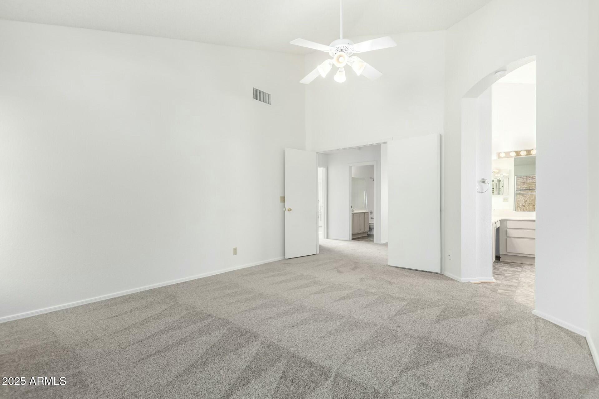 6634 E PRESTON Street