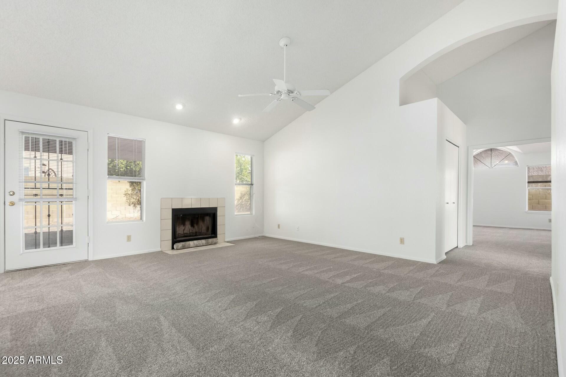 6634 E PRESTON Street