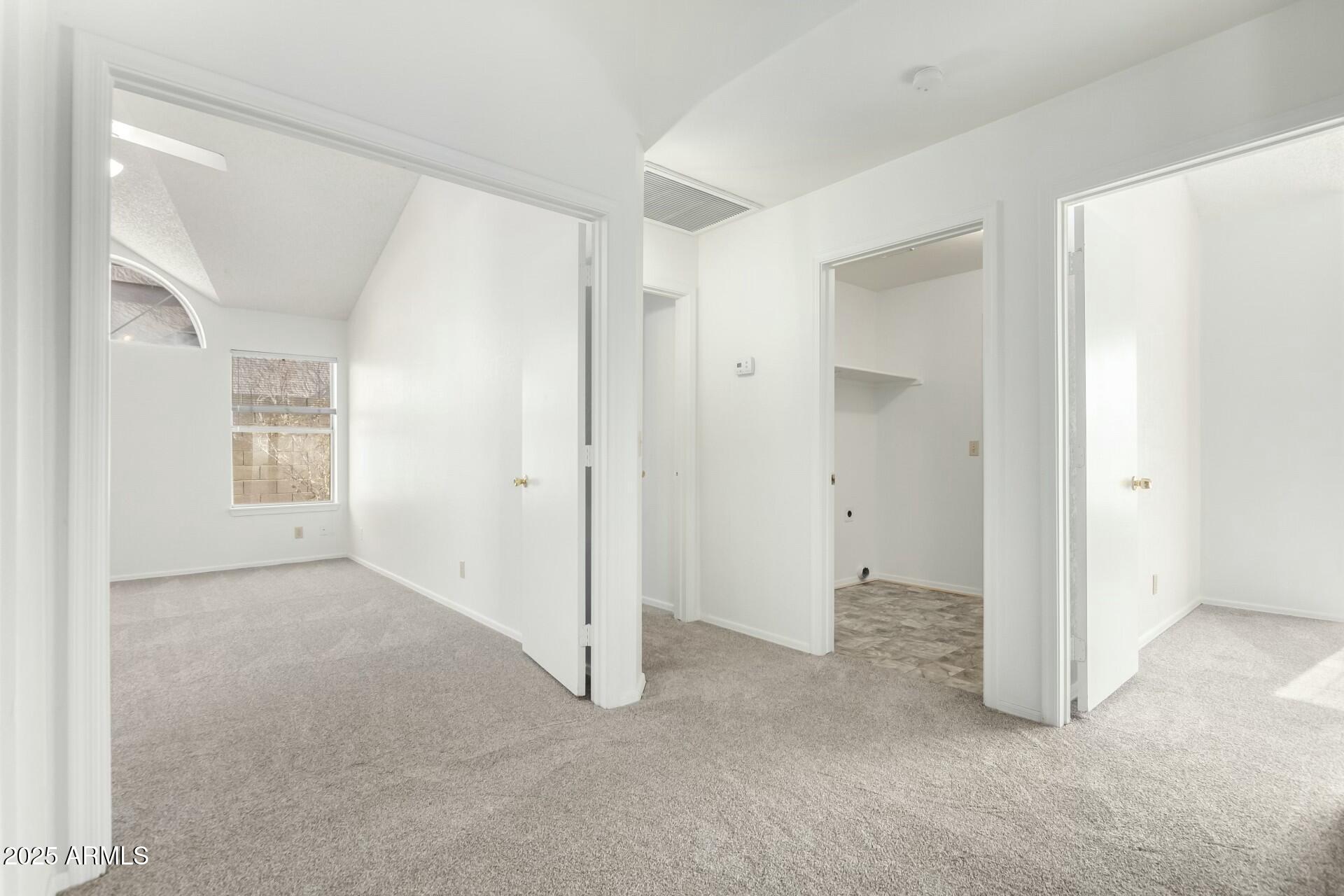 6634 E PRESTON Street