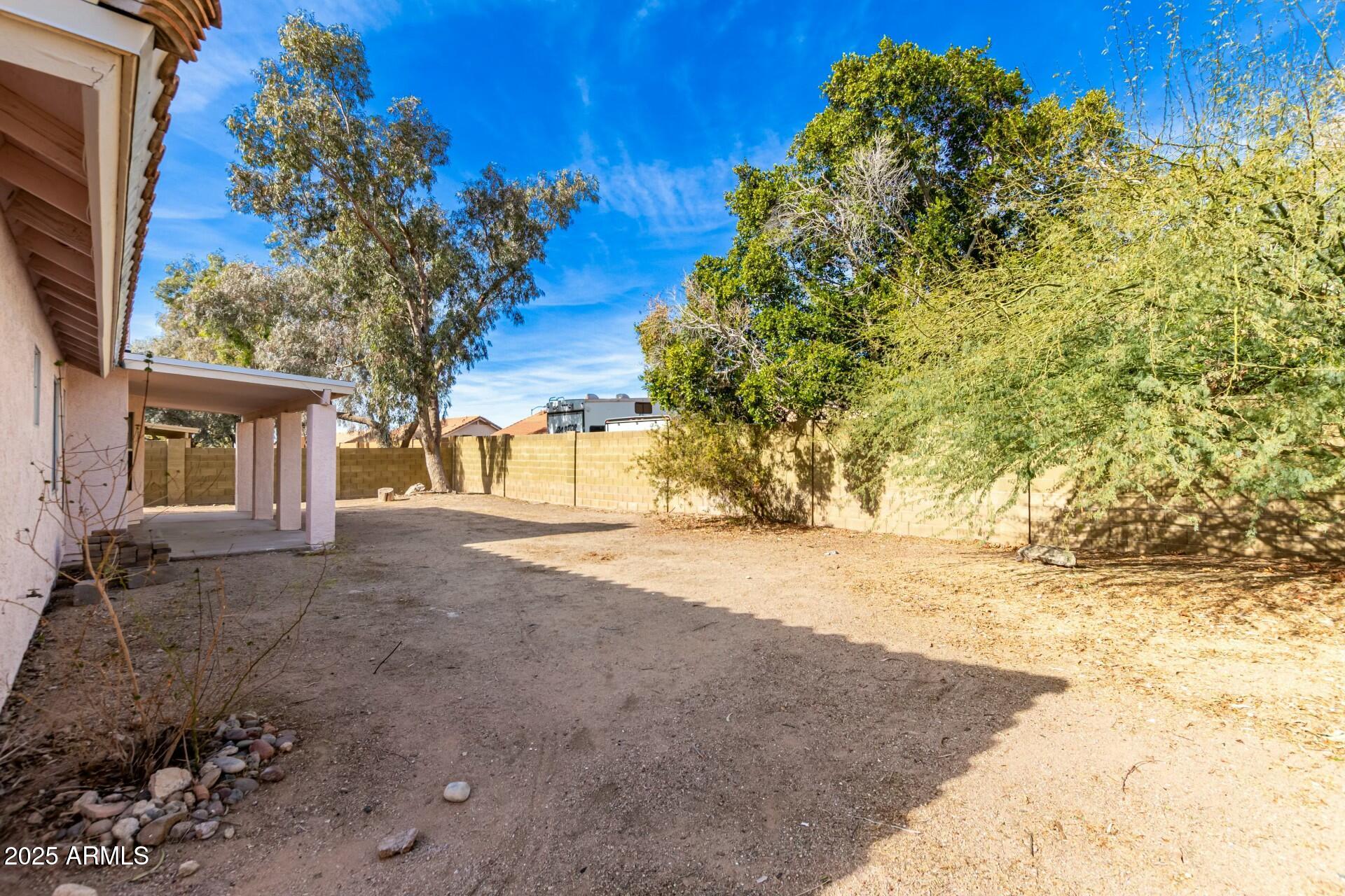 6634 E PRESTON Street