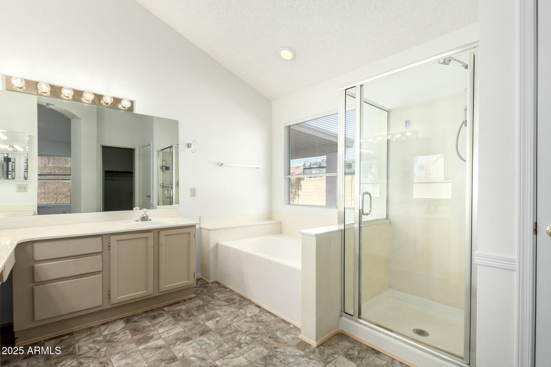 6634 E PRESTON Street