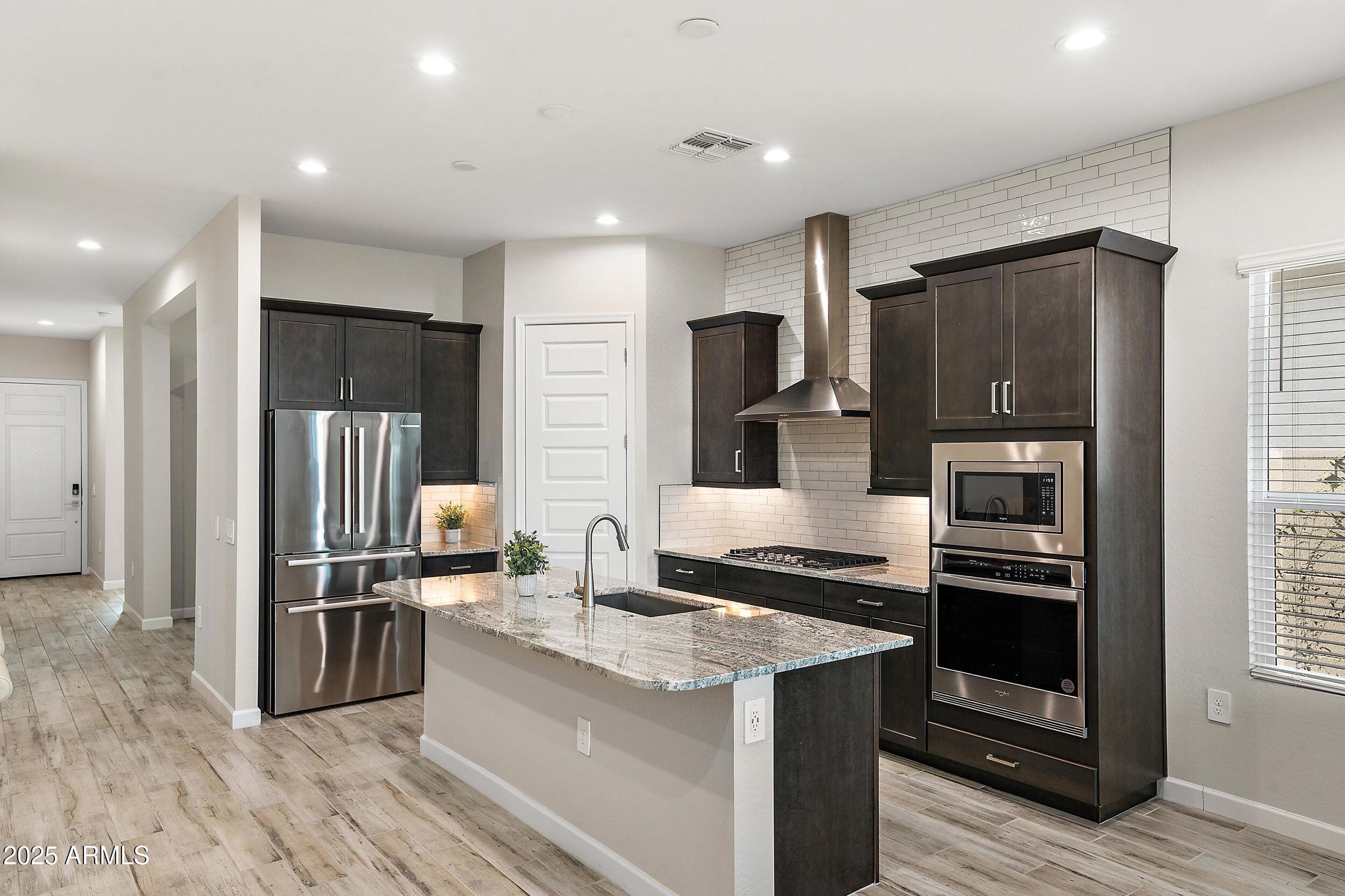 5126 E VILLAGE Drive