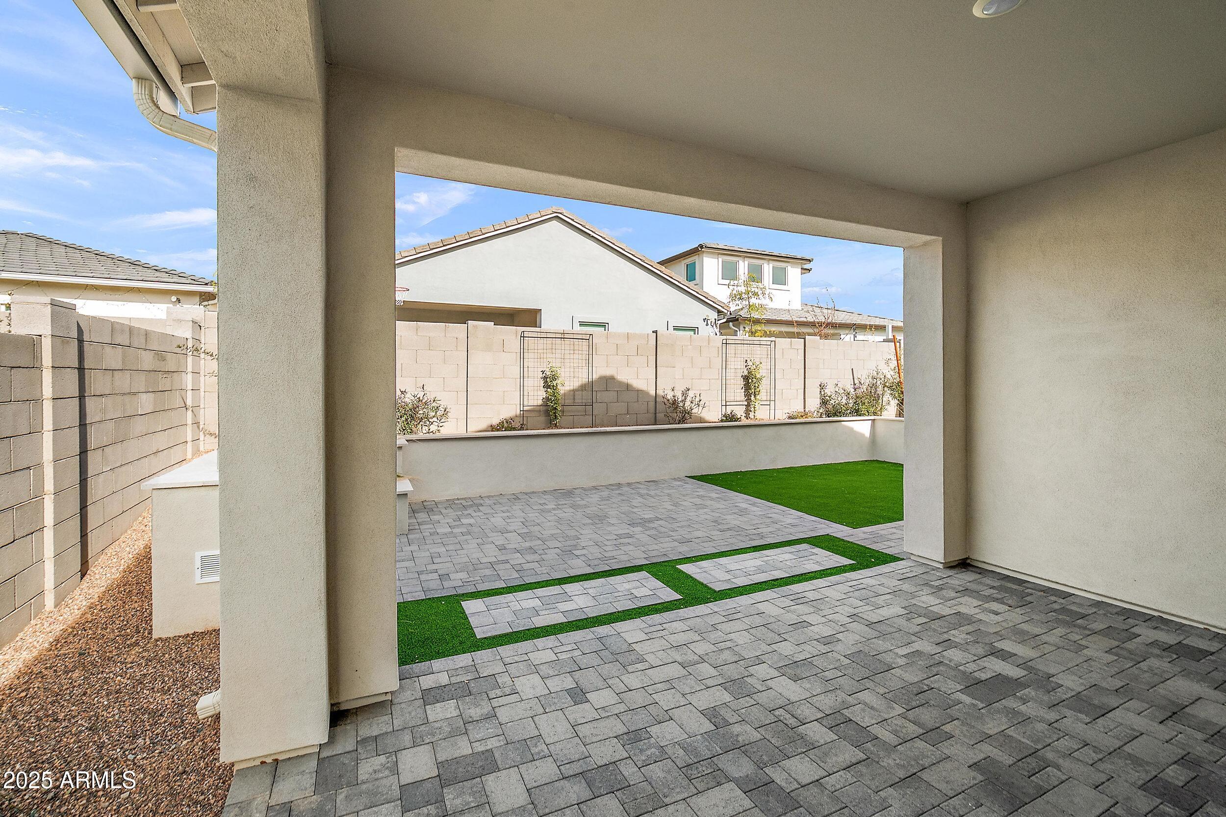 5126 E VILLAGE Drive