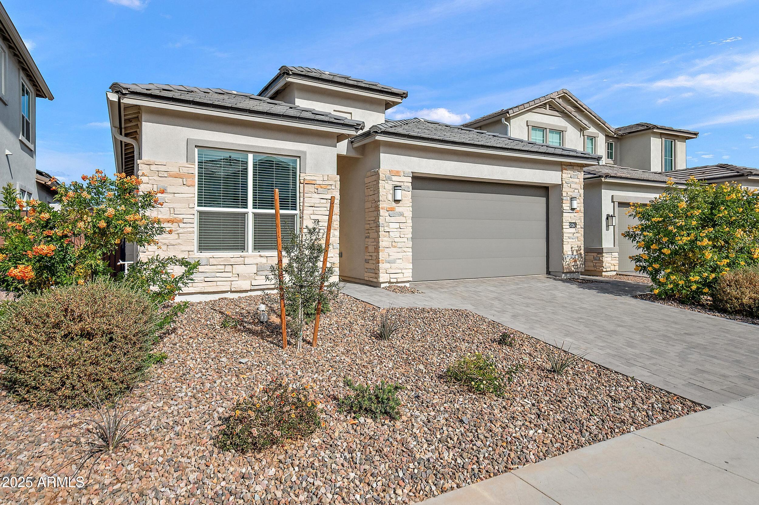 5126 E VILLAGE Drive