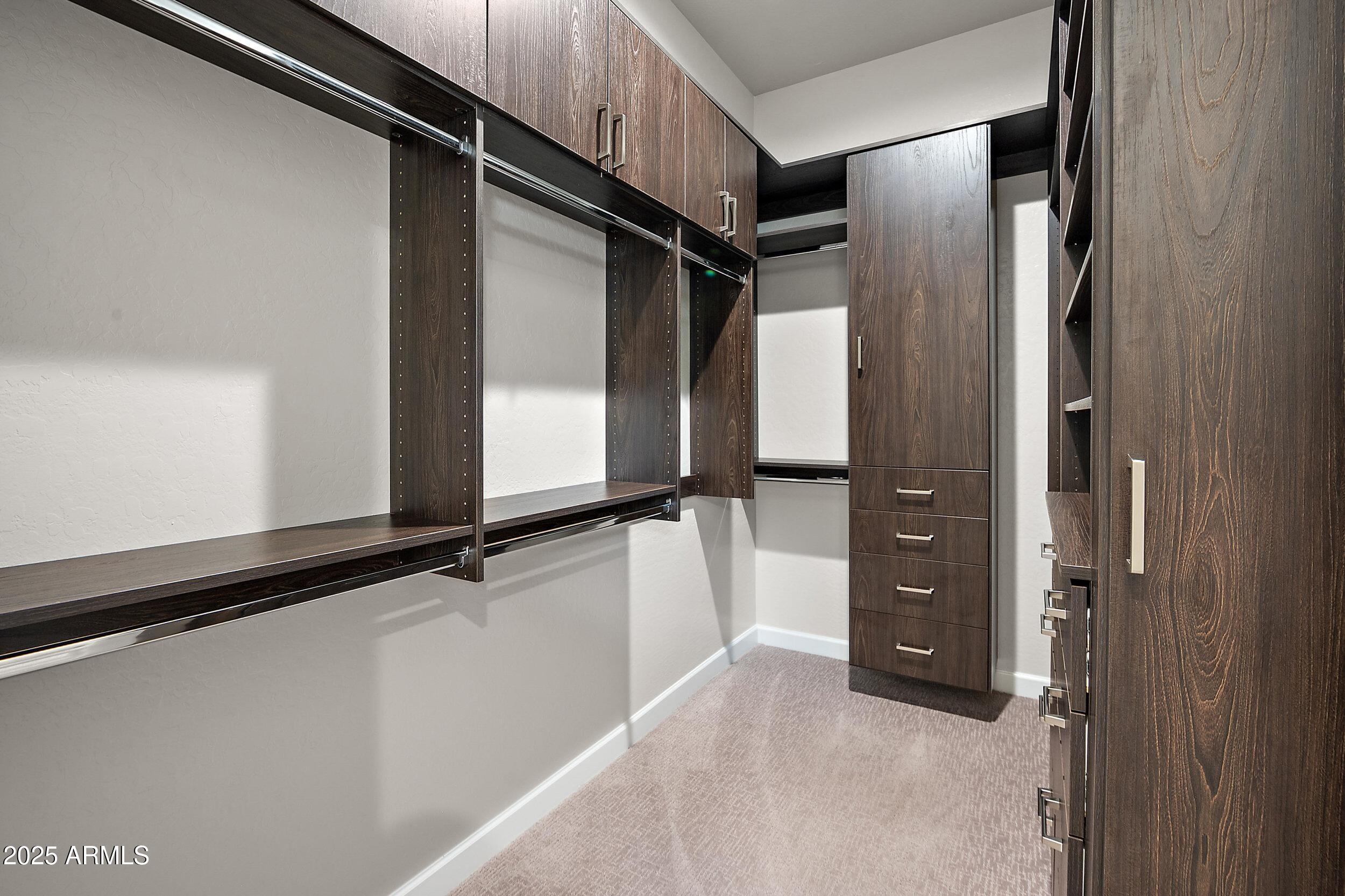 5126 E VILLAGE Drive