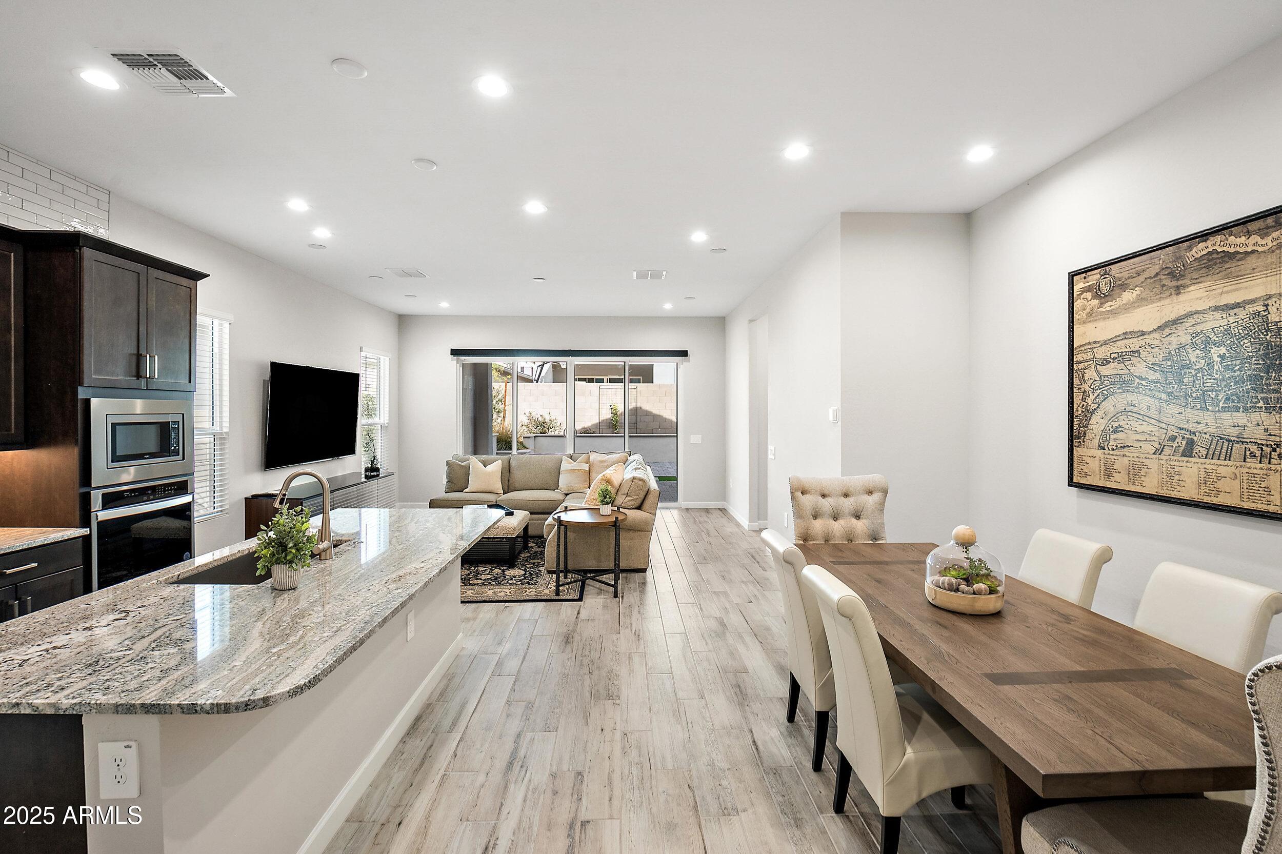 5126 E VILLAGE Drive