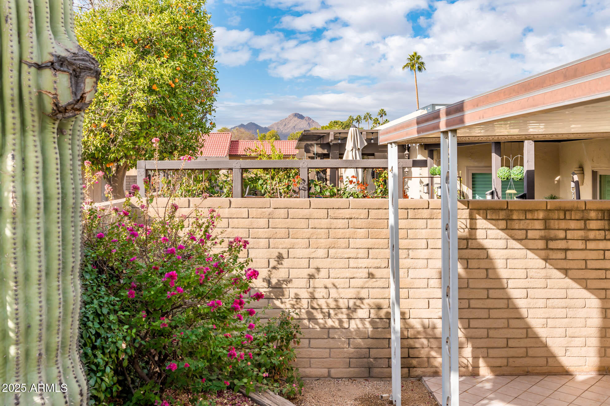 7837 E CRESTWOOD Way