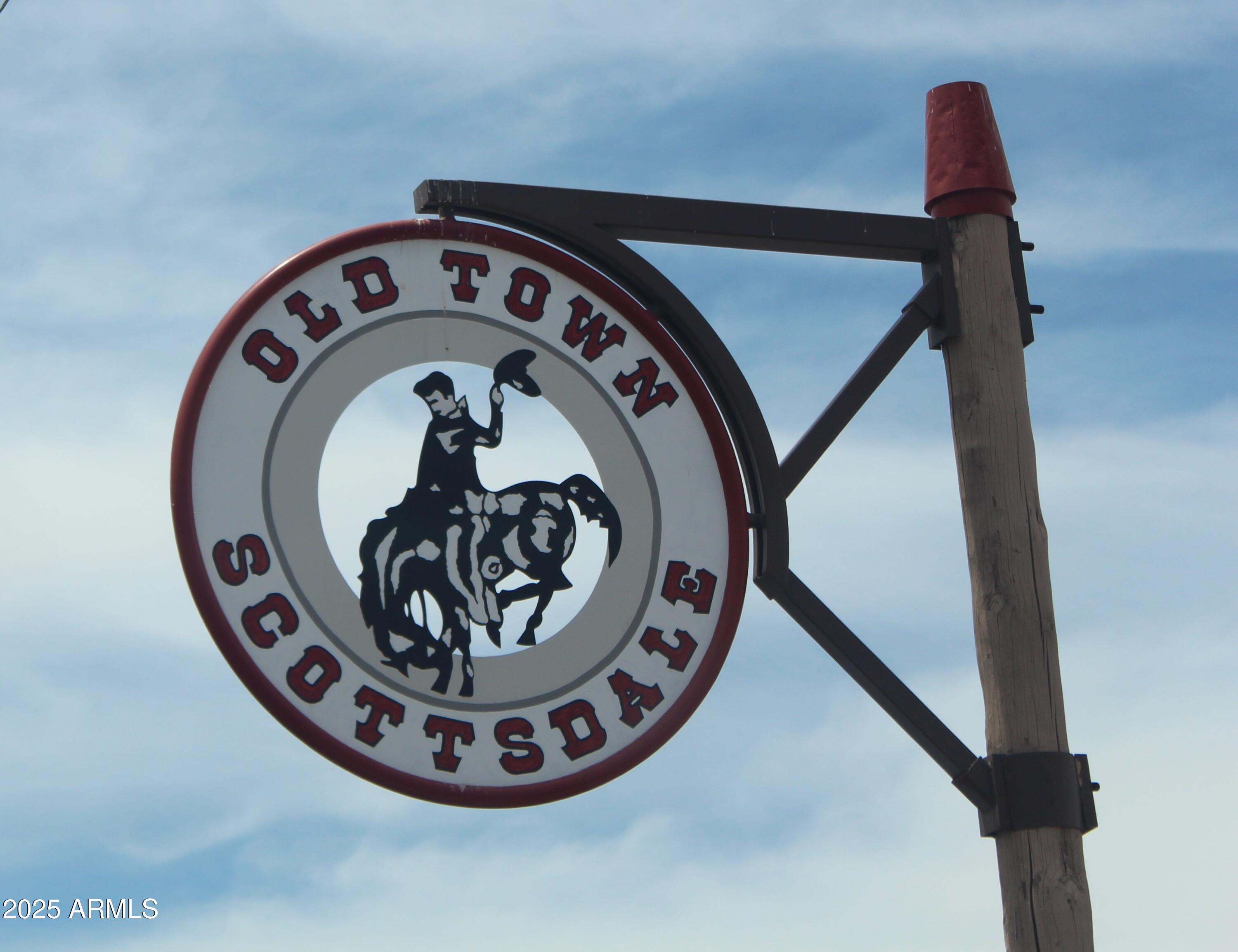 7837 E CRESTWOOD Way