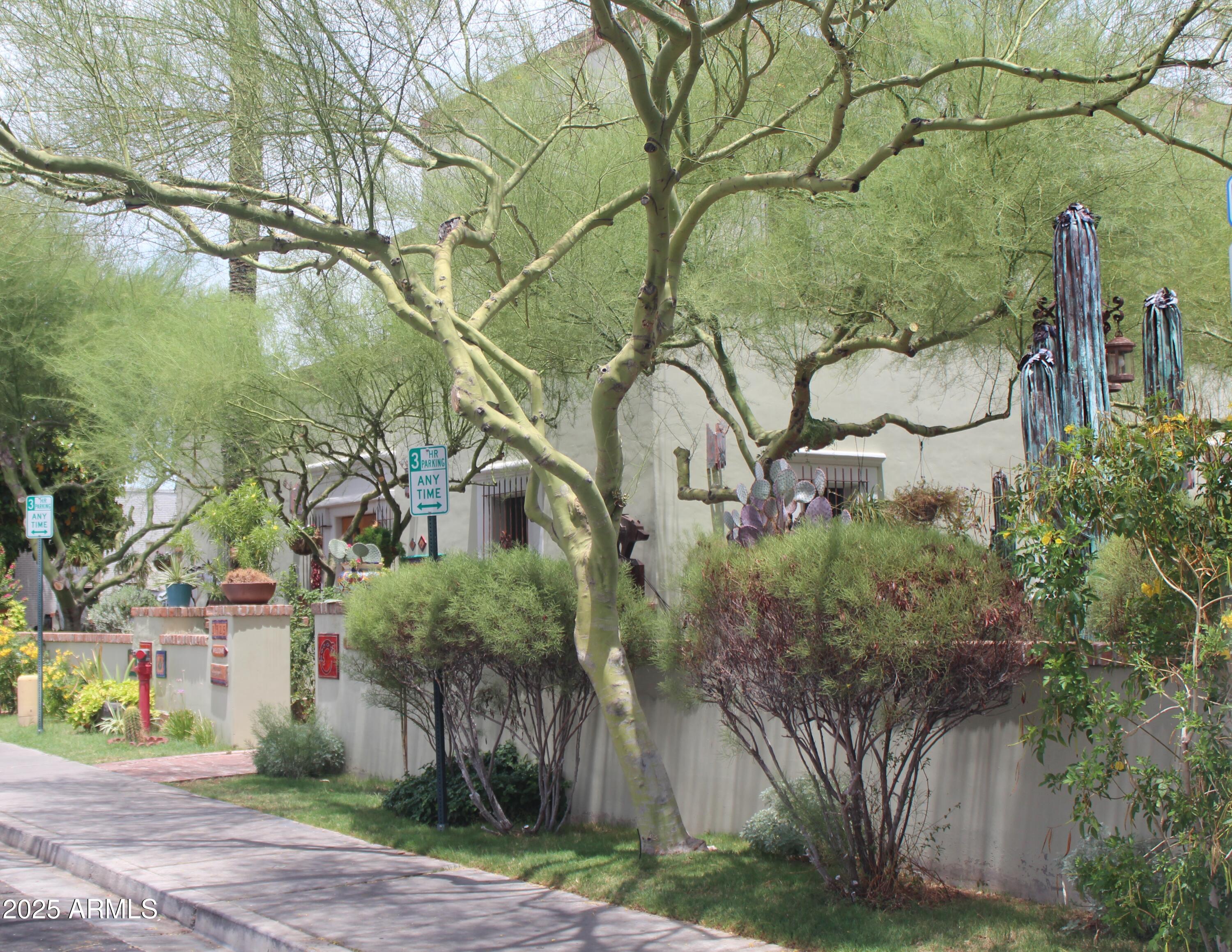 7837 E CRESTWOOD Way