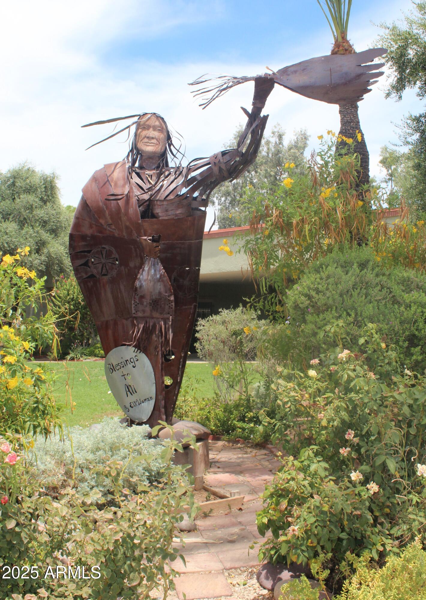 7837 E CRESTWOOD Way