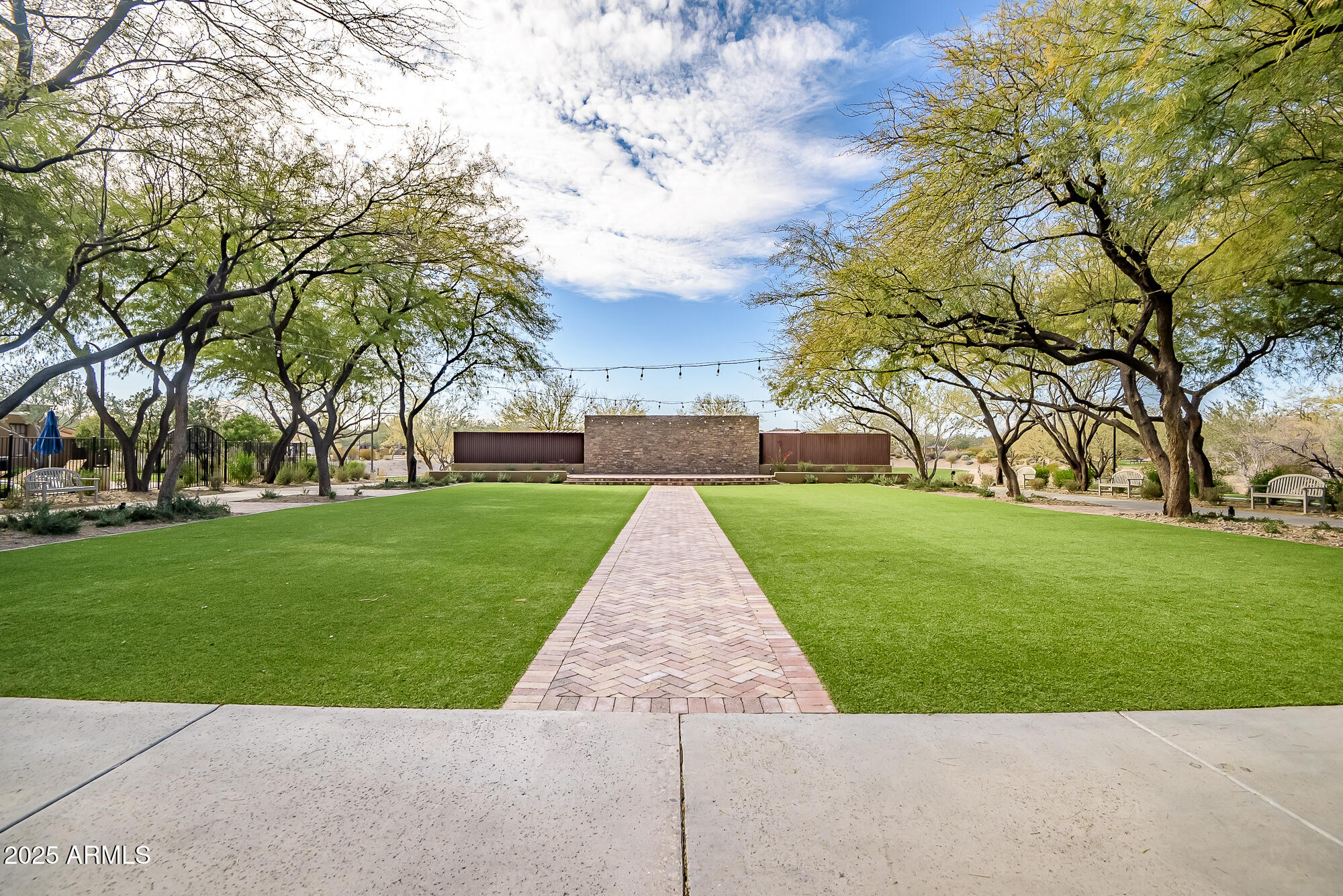 2425 W BRONCO BUTTE Trail 1032