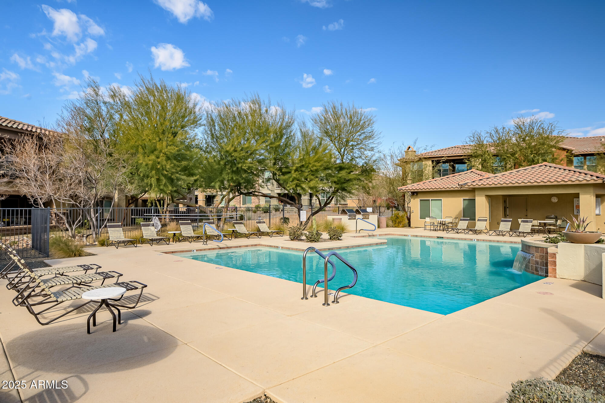 2425 W BRONCO BUTTE Trail 1032