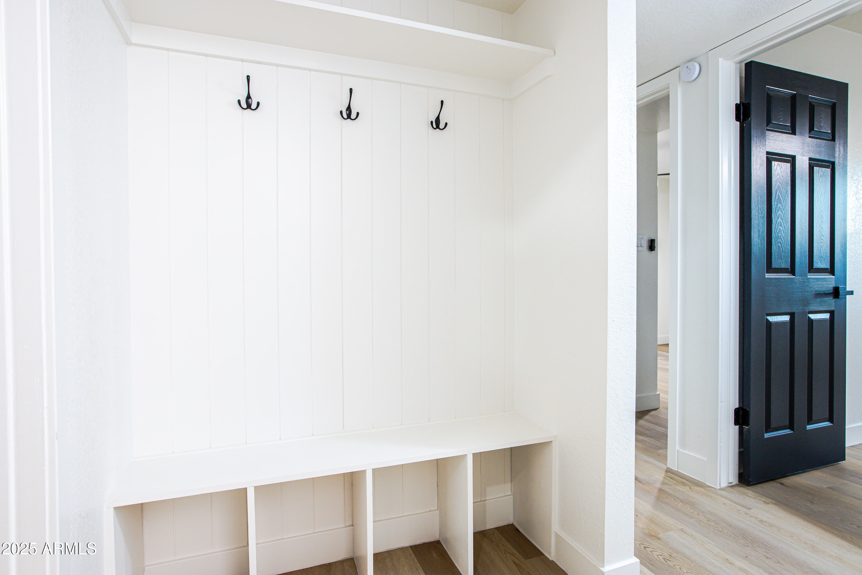 2408 W WILLOW Avenue