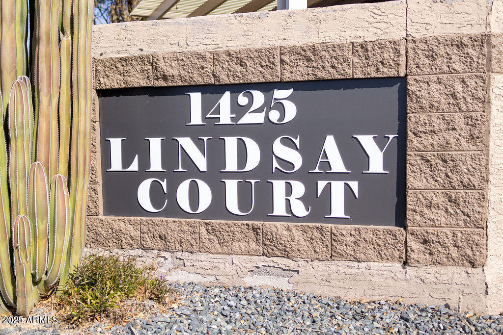 1425 S LINDSAY Road, 20