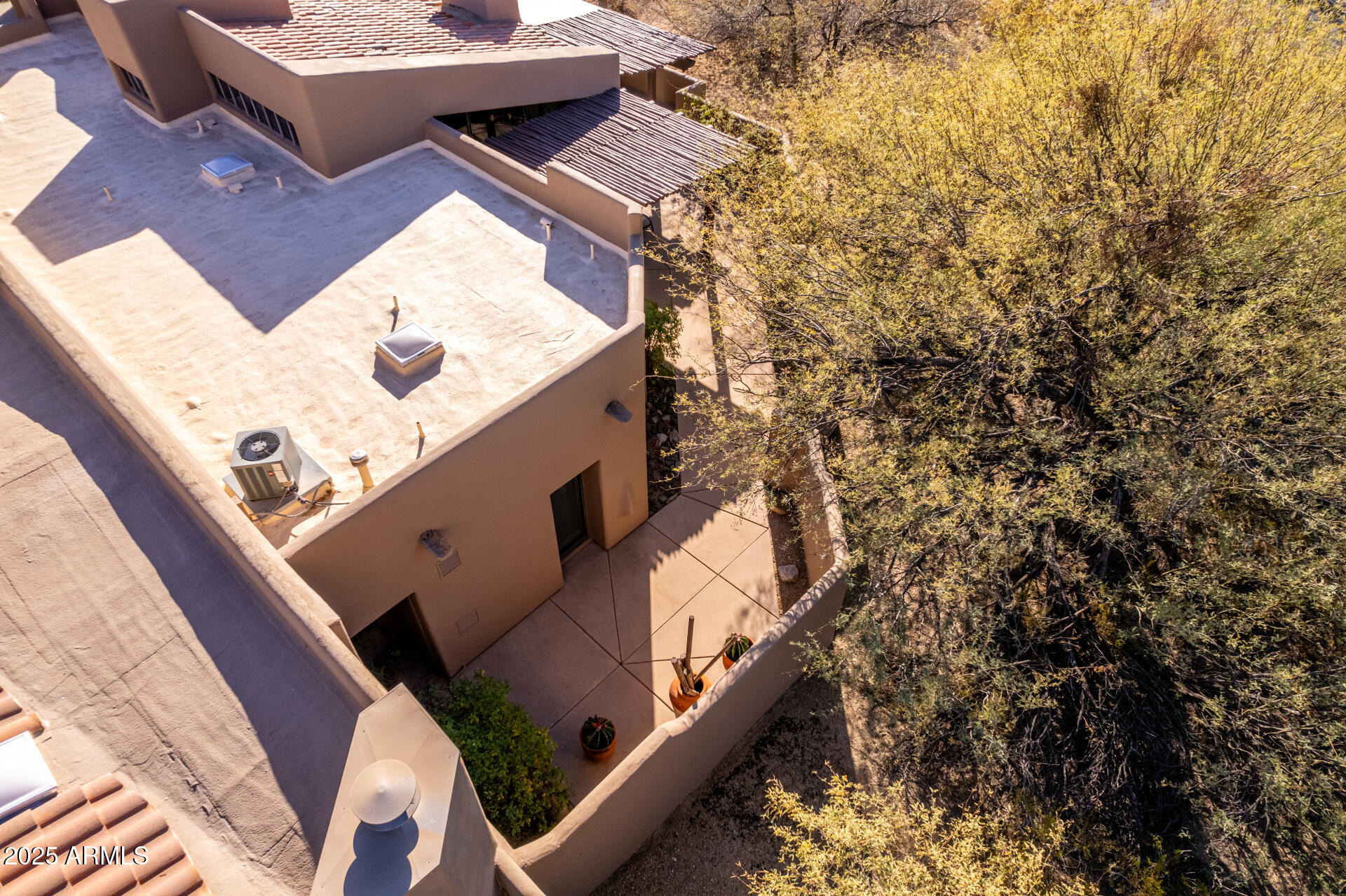 9200 E WHITETHORN Circle, 601