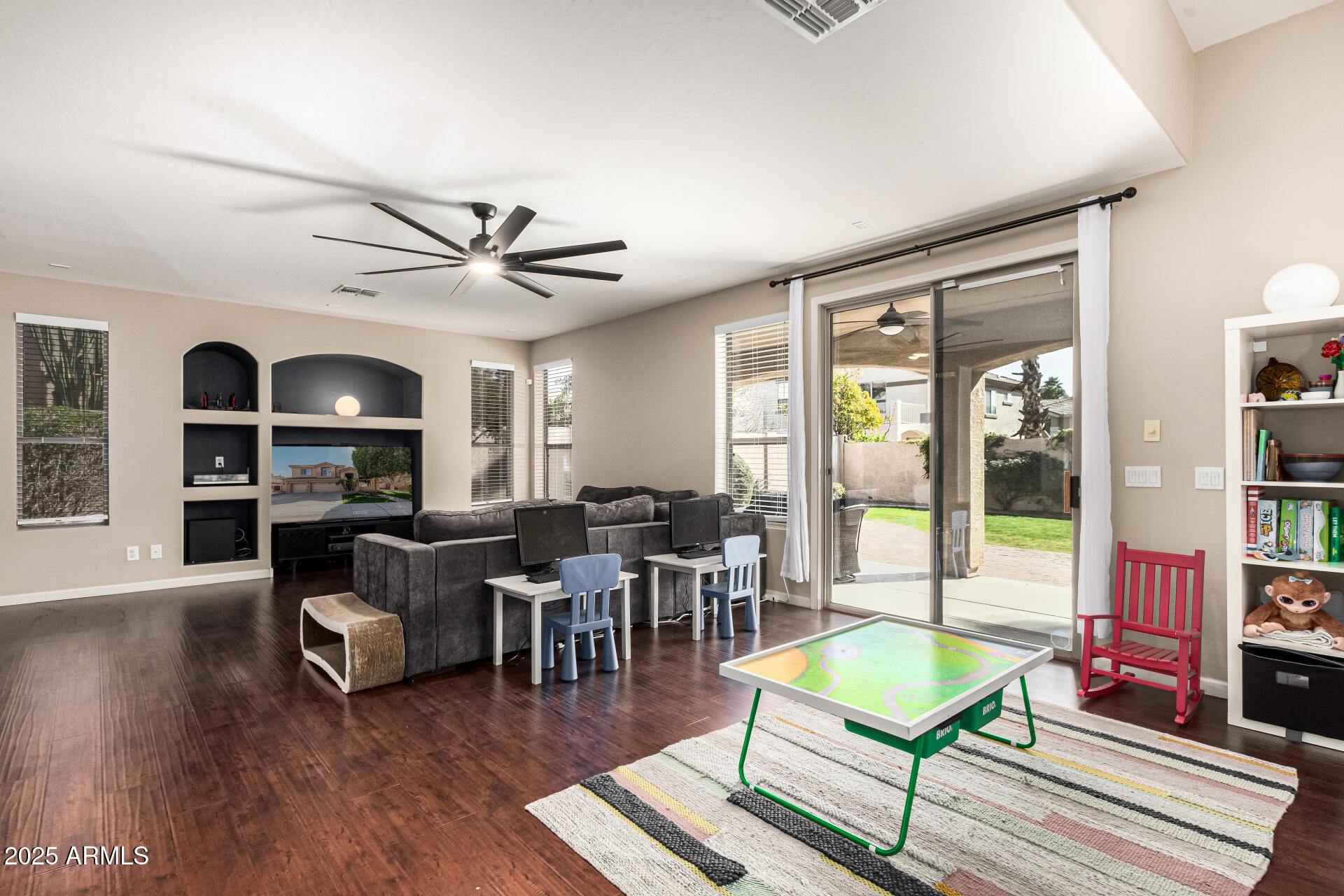 6931 W ANTELOPE Drive