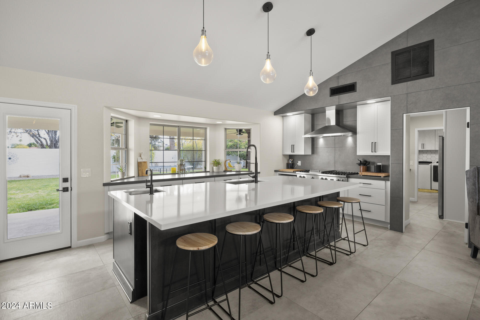 9505 S KENNETH Place