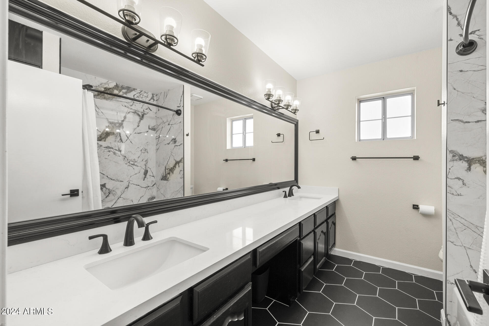 9505 S KENNETH Place