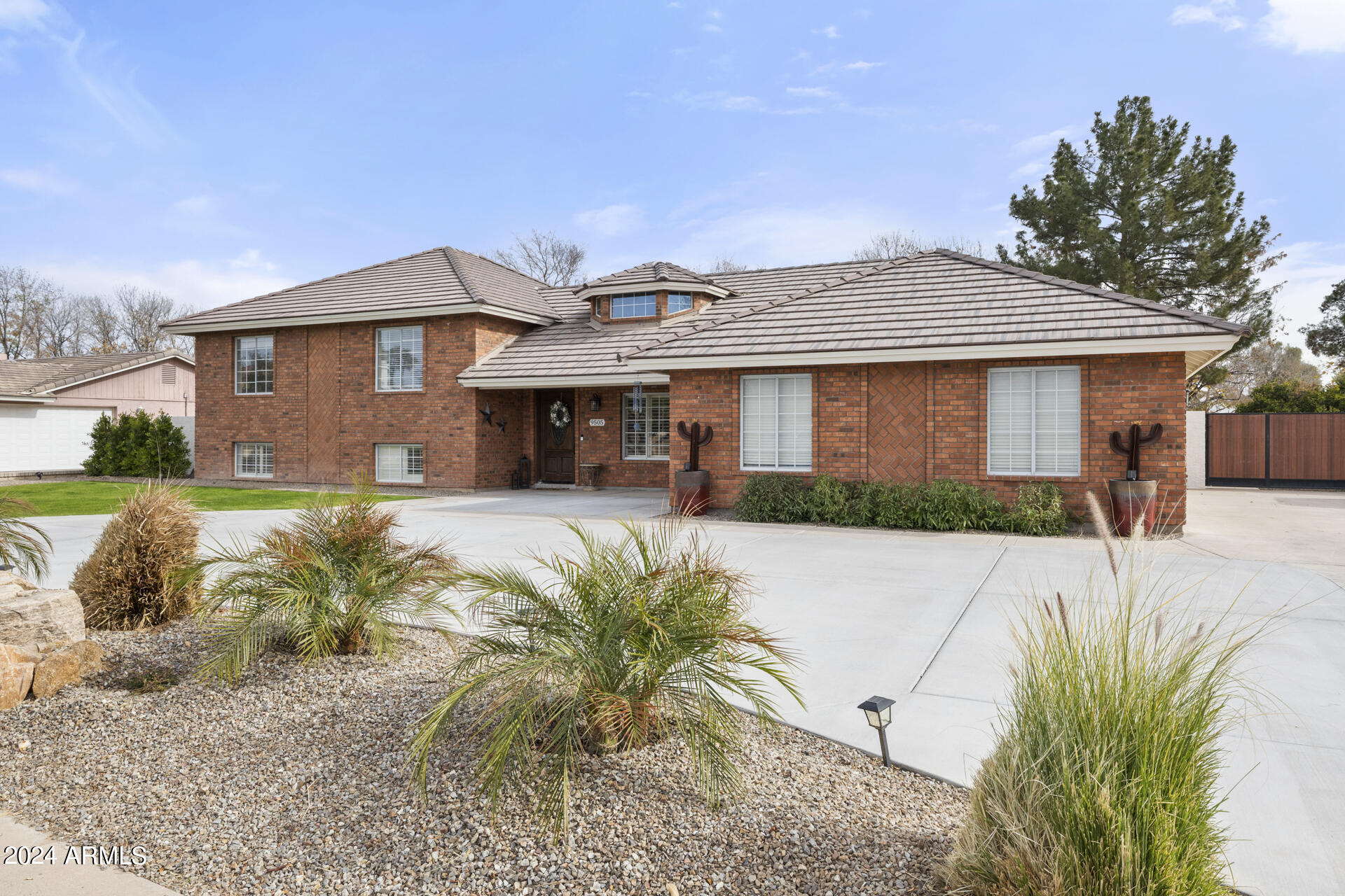 9505 S KENNETH Place