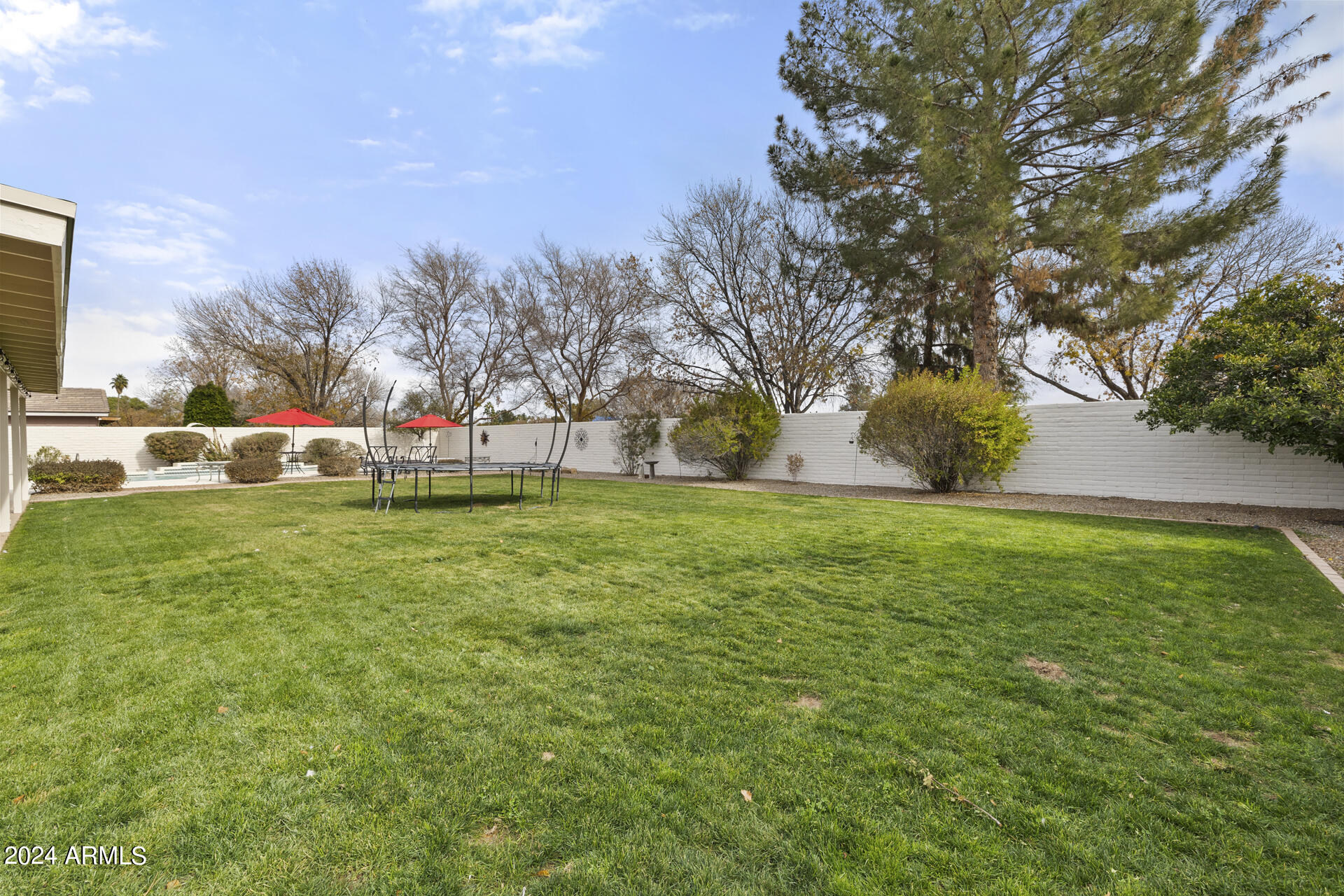 9505 S KENNETH Place