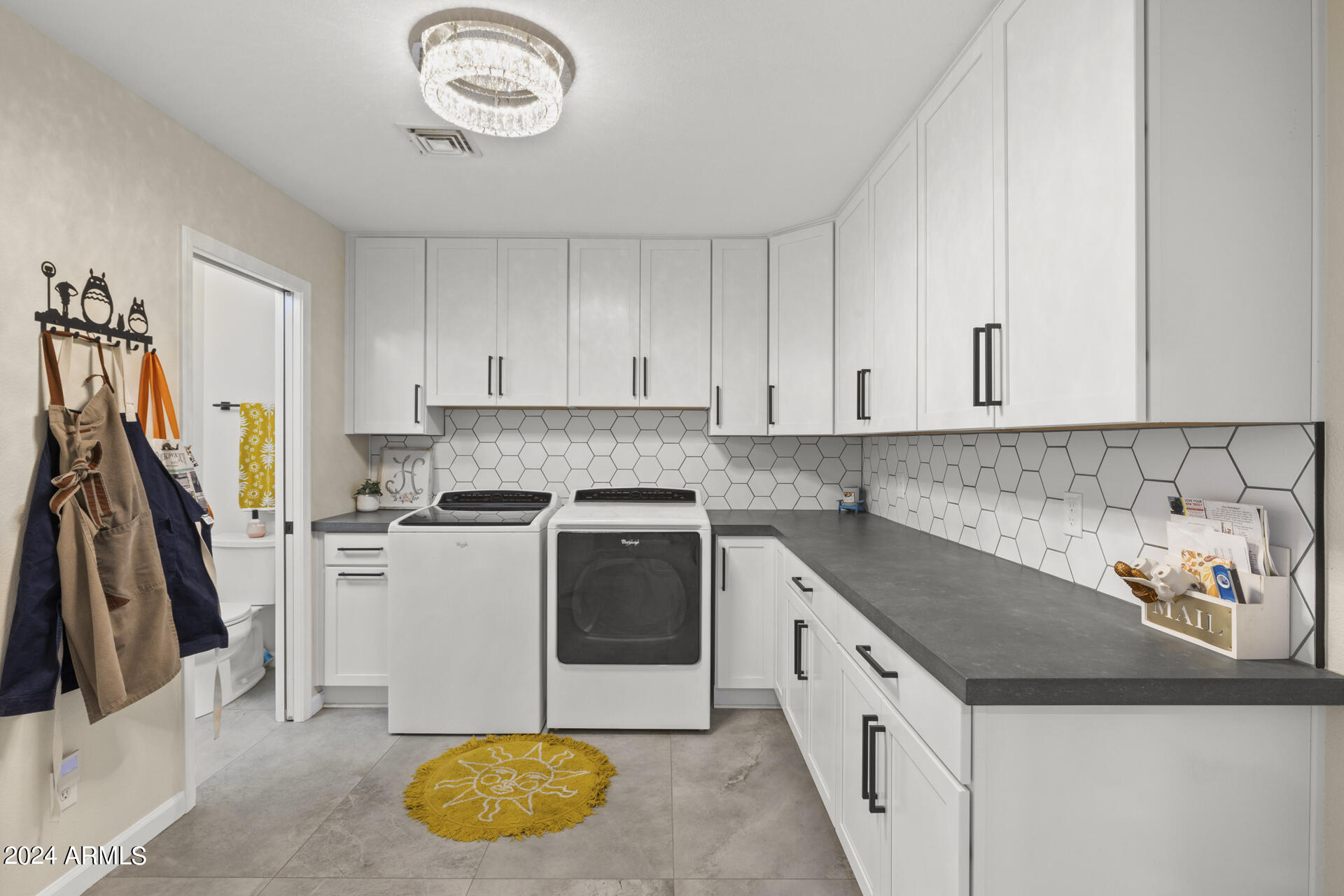 9505 S KENNETH Place