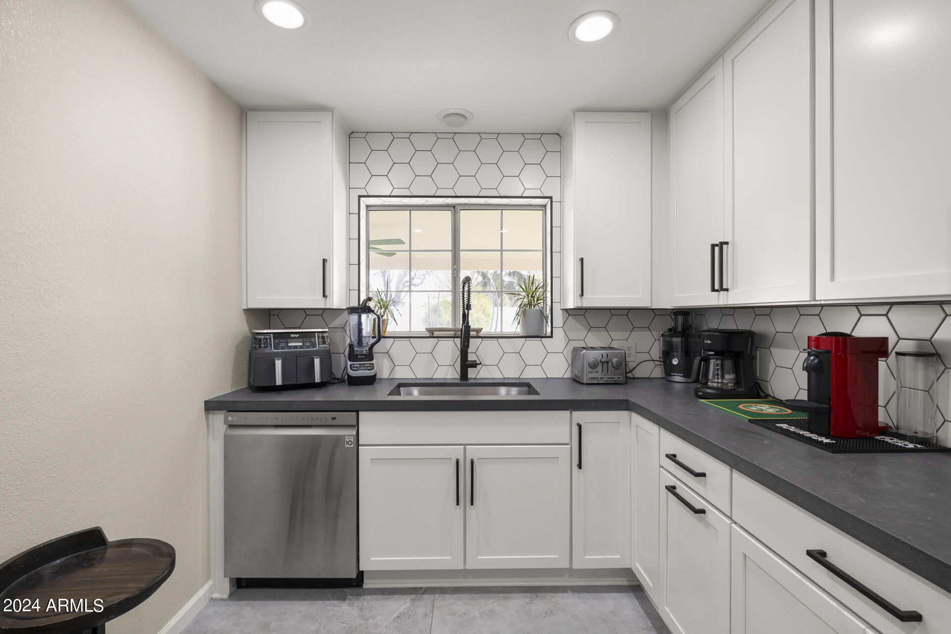 9505 S KENNETH Place