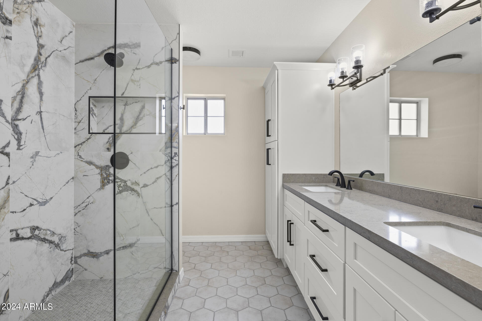 9505 S KENNETH Place