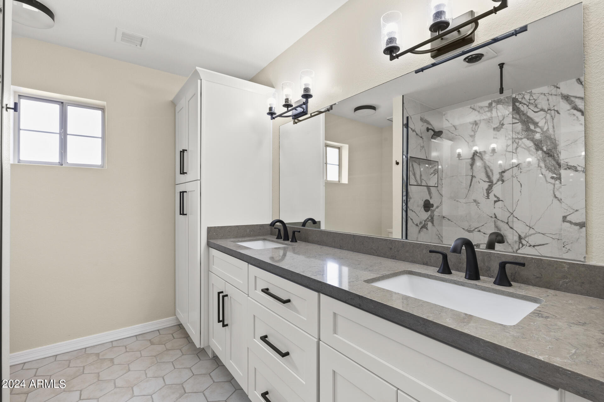 9505 S KENNETH Place