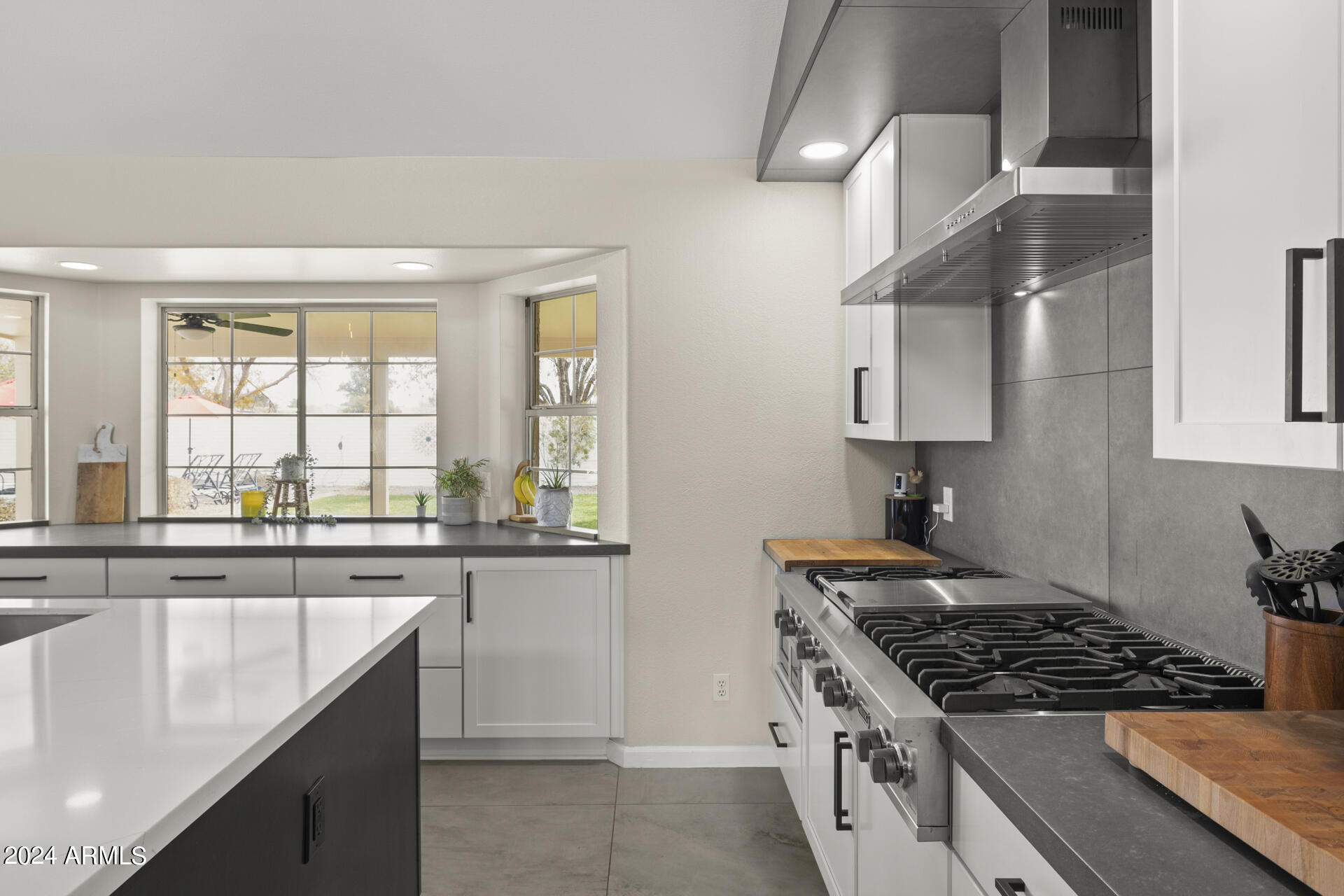 9505 S KENNETH Place