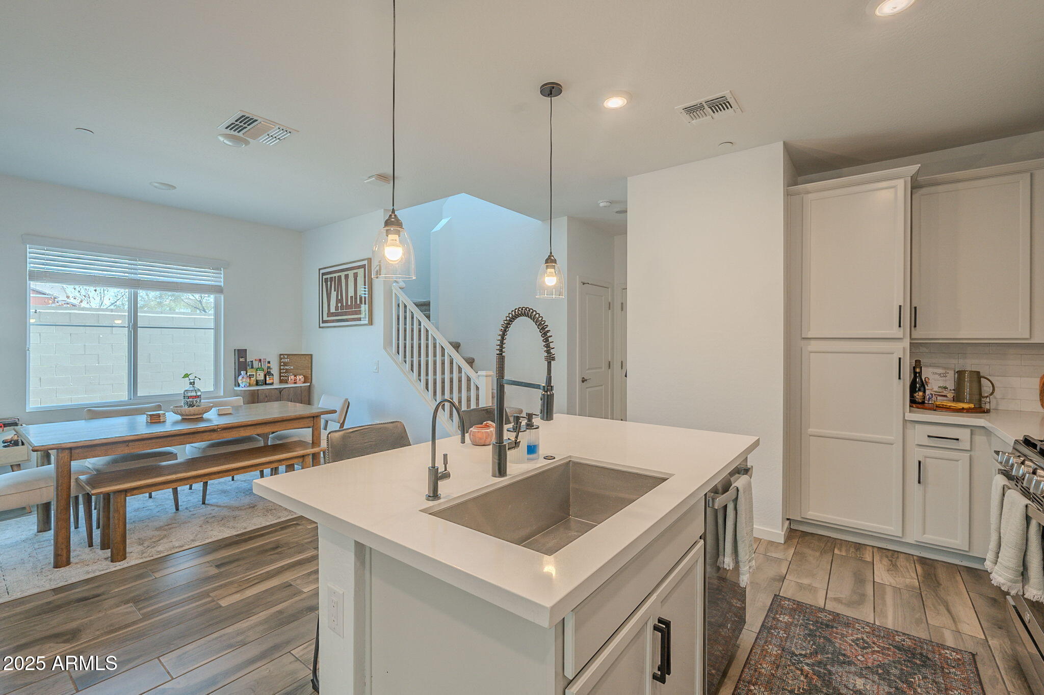 778 E HARPER Street, 101