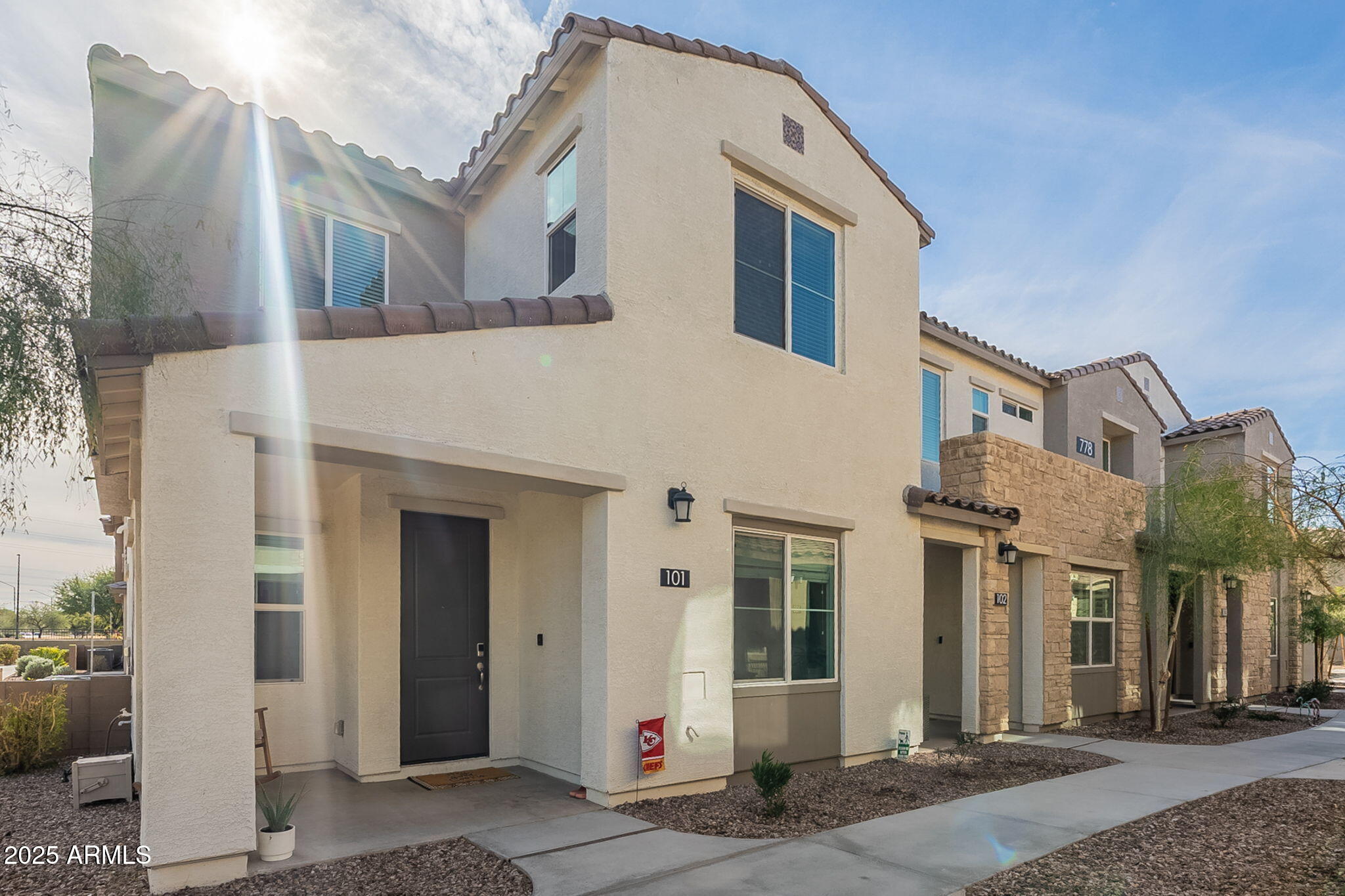 778 E HARPER Street, 101