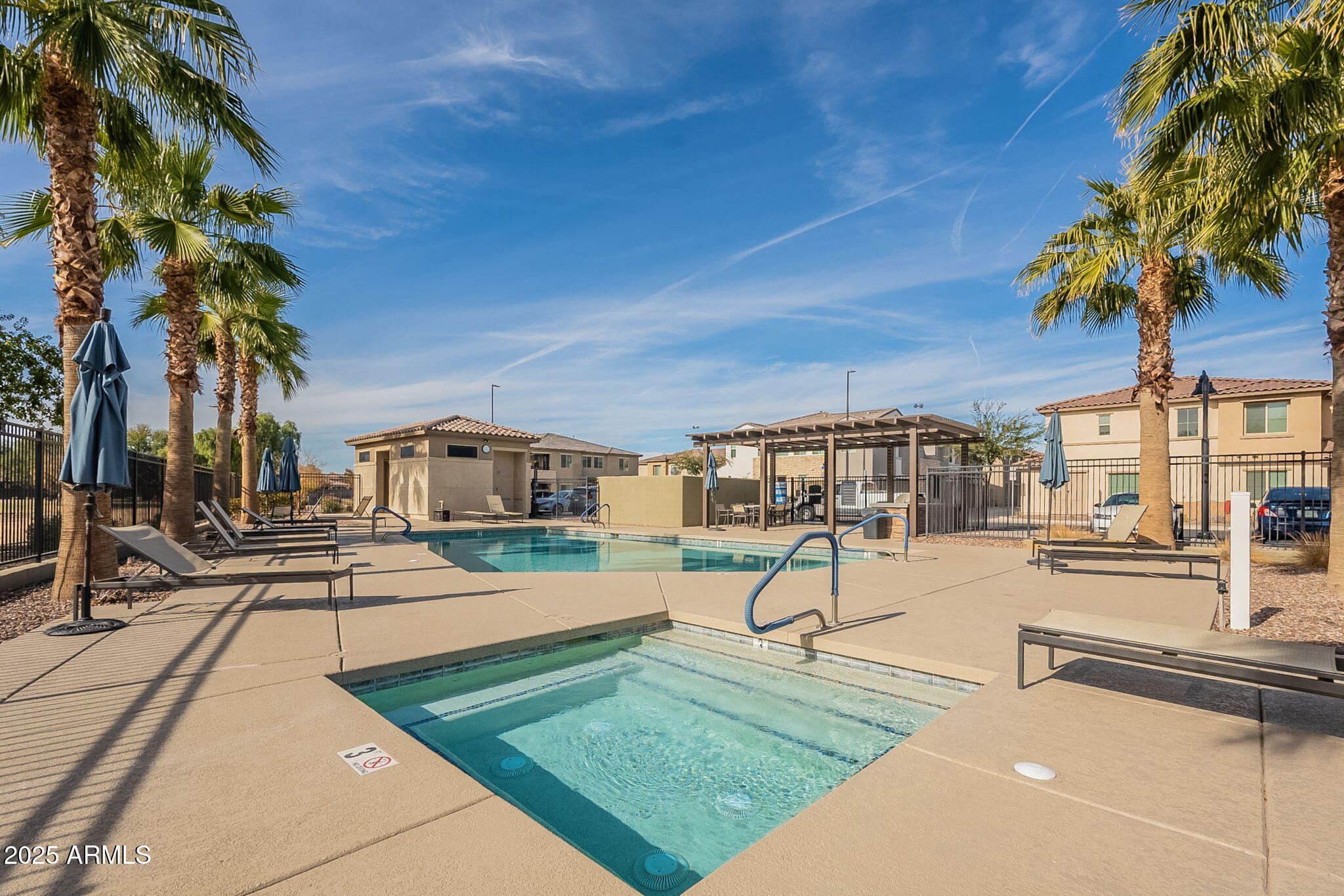 778 E HARPER Street, 101