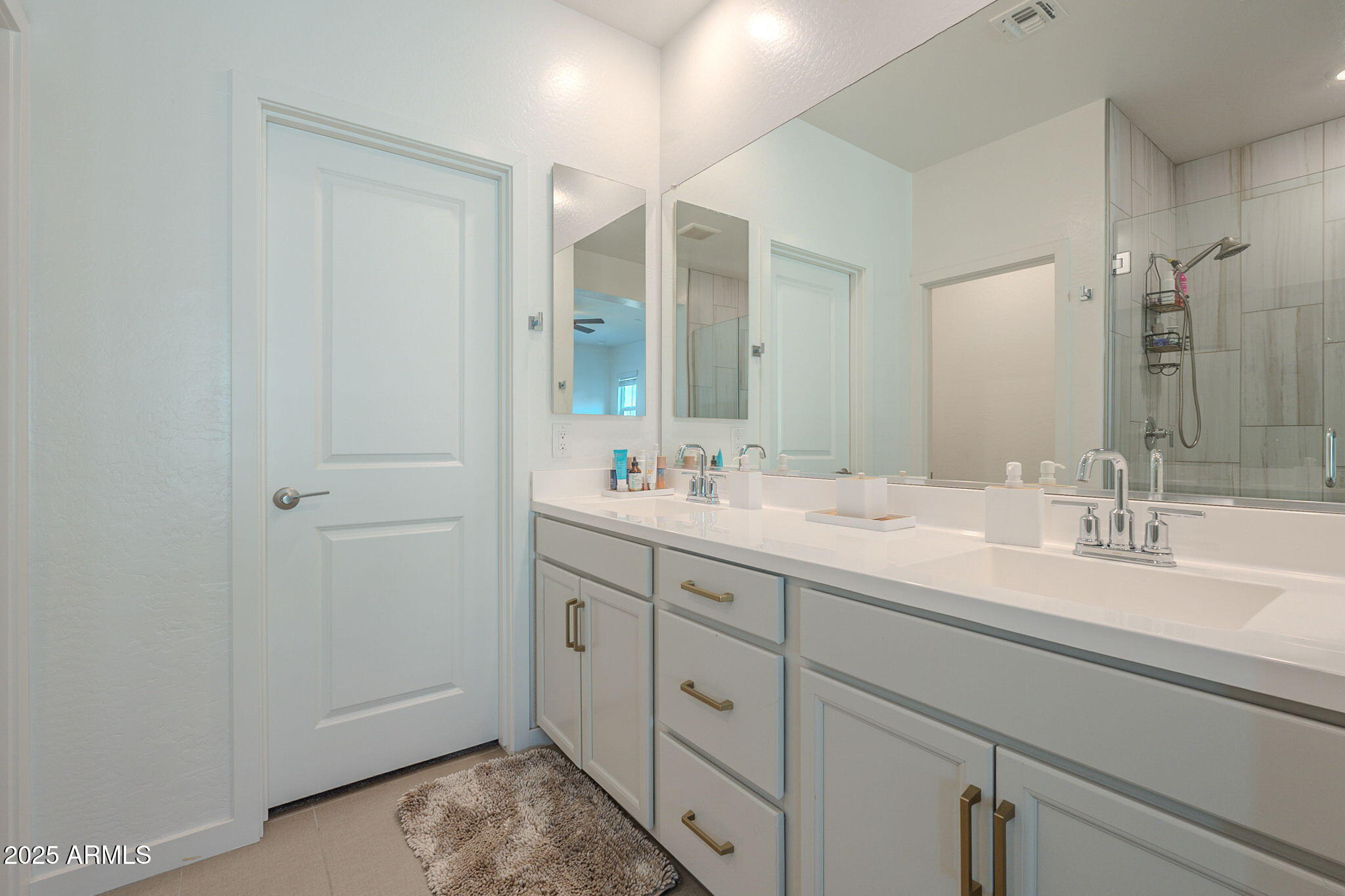 778 E HARPER Street, 101