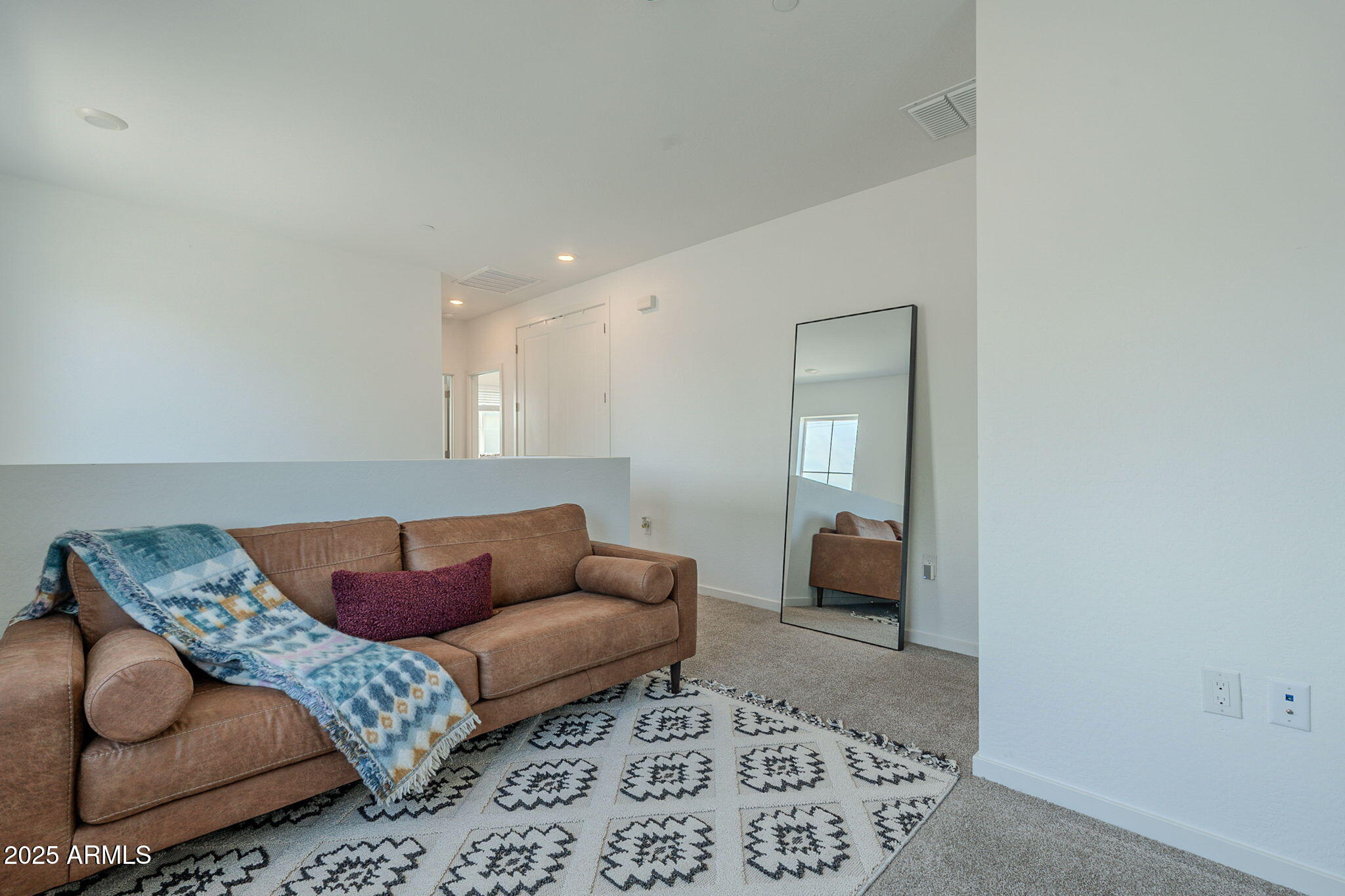 778 E HARPER Street, 101