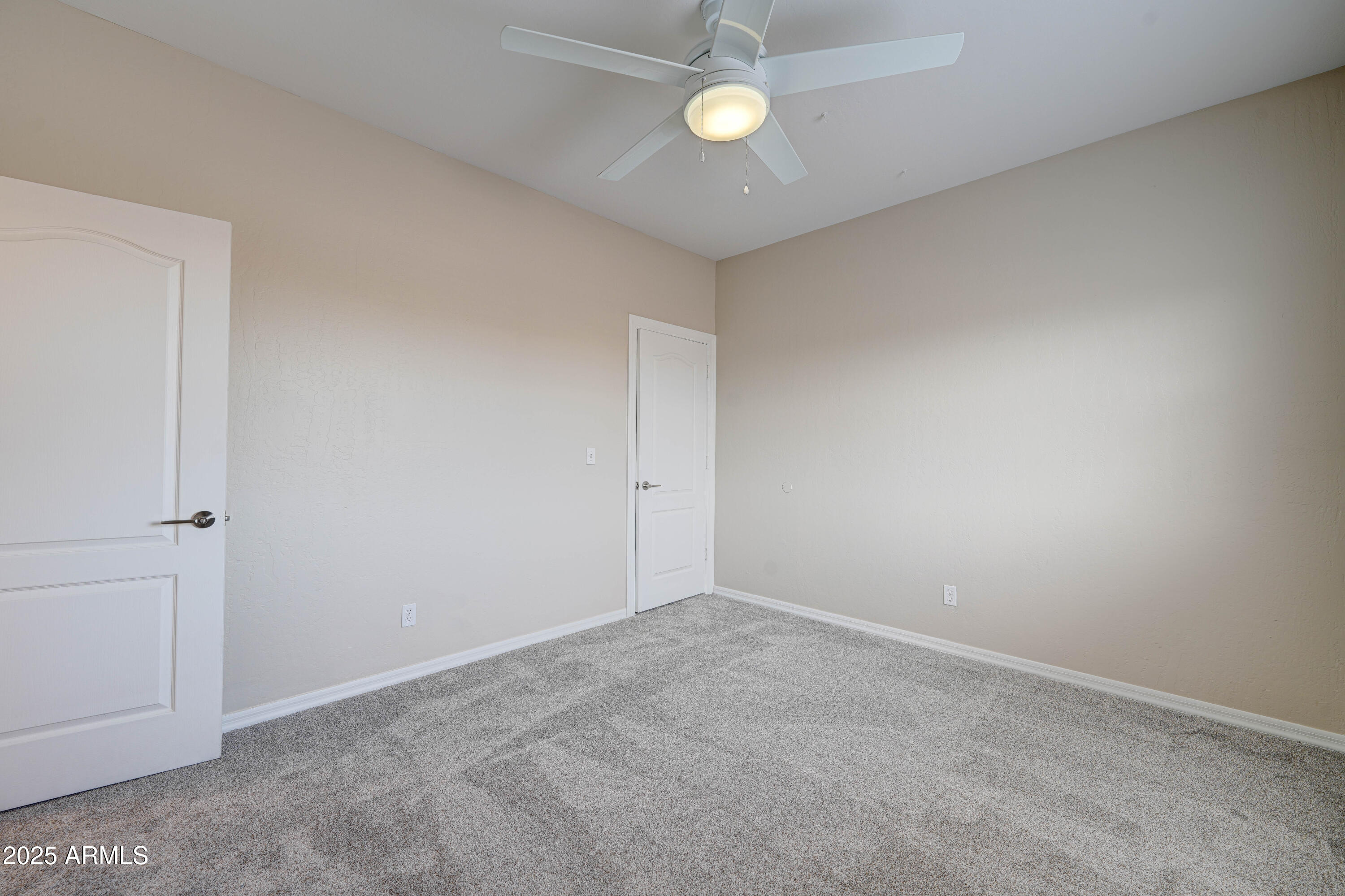 3929 E FLINTLOCK Drive