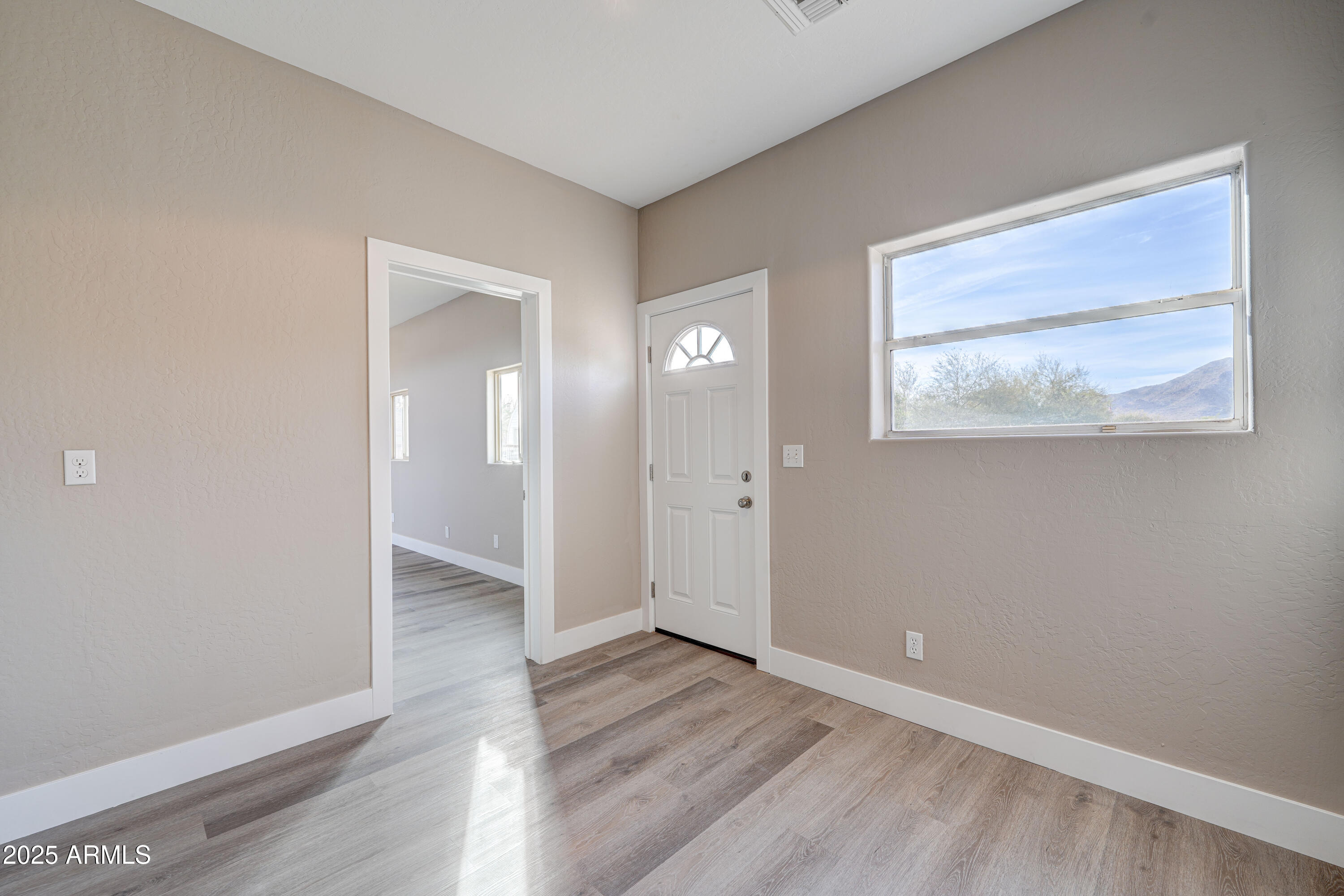 3929 E FLINTLOCK Drive